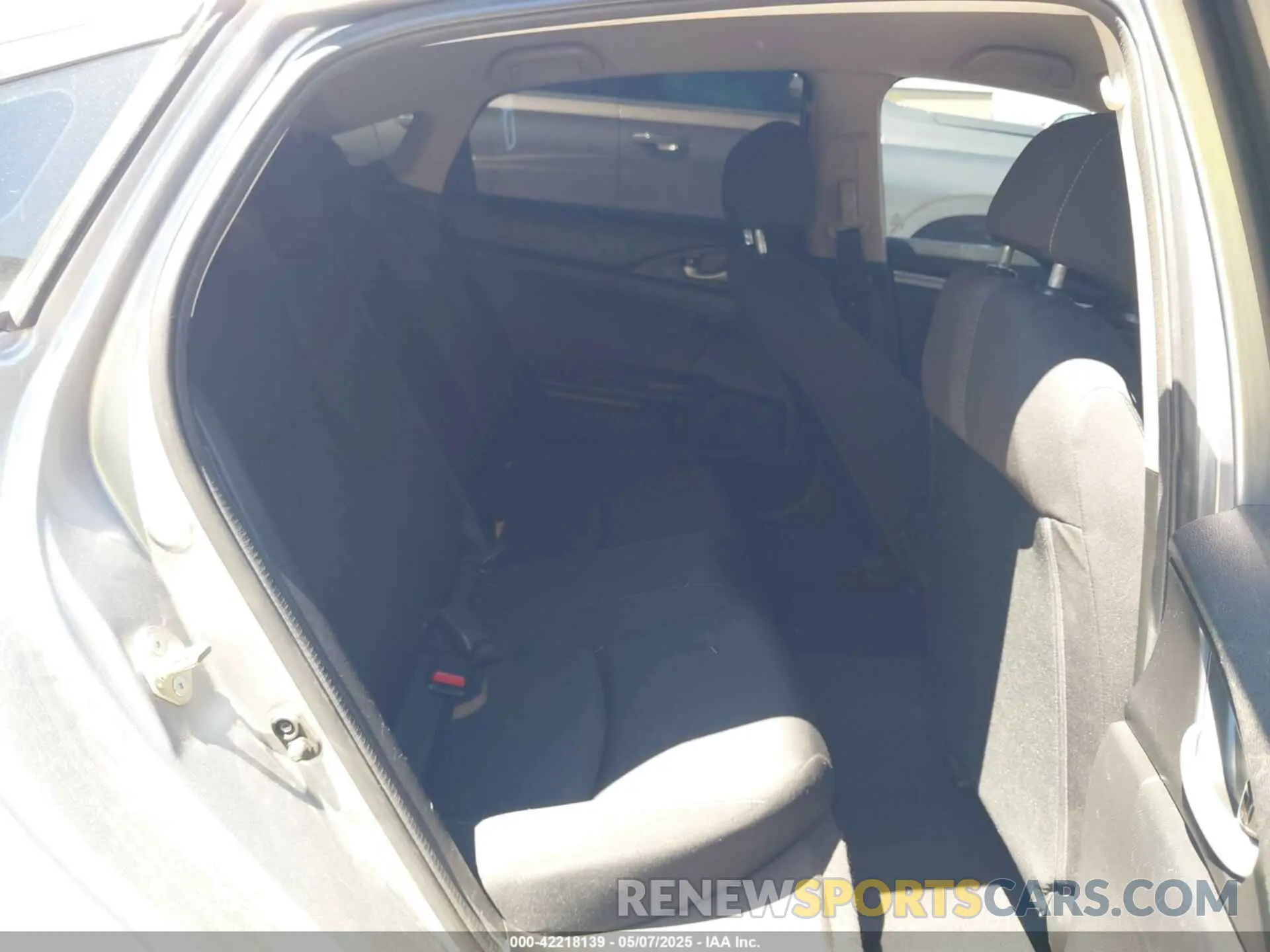 8 Photograph of a damaged car 19XFC2F61LE216878 HONDA CIVIC 2020