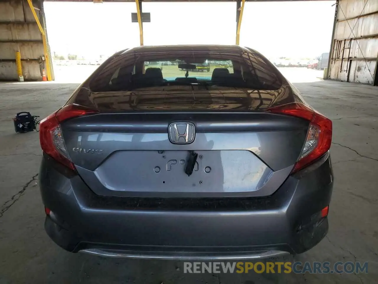 6 Photograph of a damaged car 19XFC2F62LE009027 HONDA CIVIC 2020