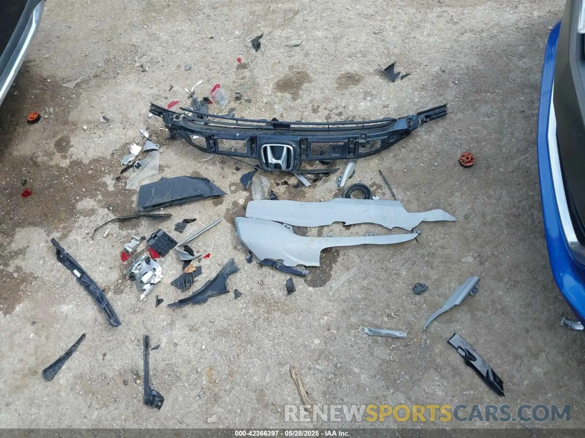 12 Photograph of a damaged car 19XFC2F62LE019394 HONDA CIVIC 2020