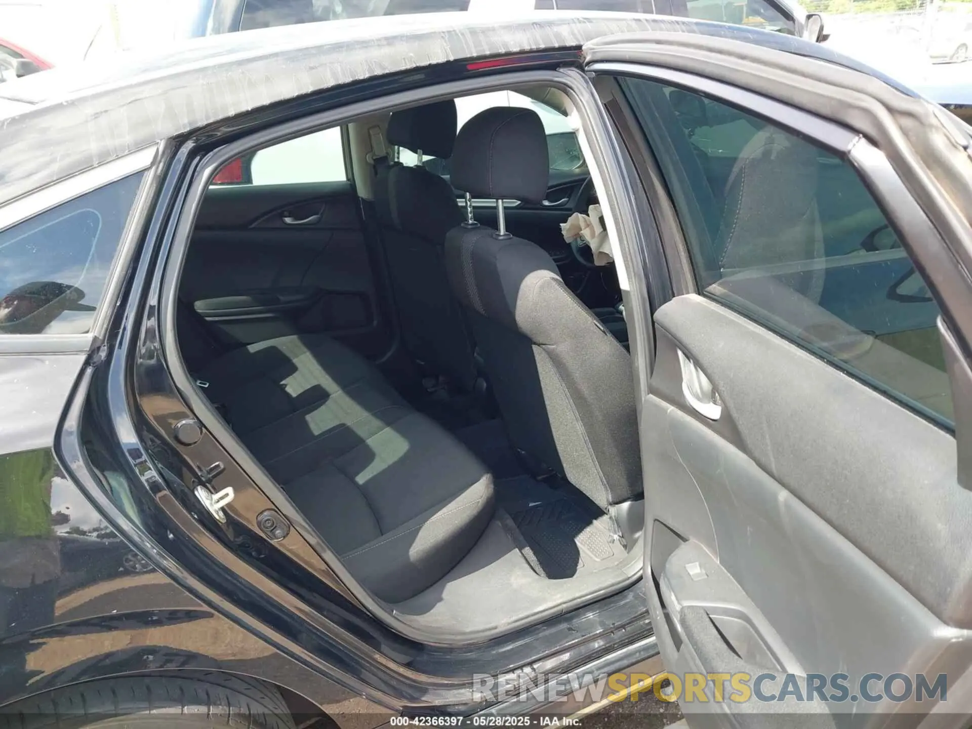 8 Photograph of a damaged car 19XFC2F62LE019394 HONDA CIVIC 2020