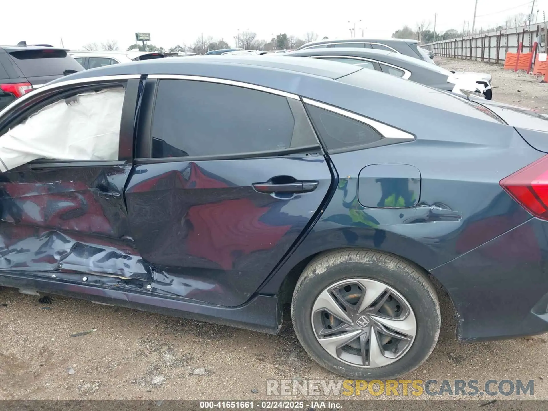 6 Photograph of a damaged car 19XFC2F62LE025535 HONDA CIVIC 2020