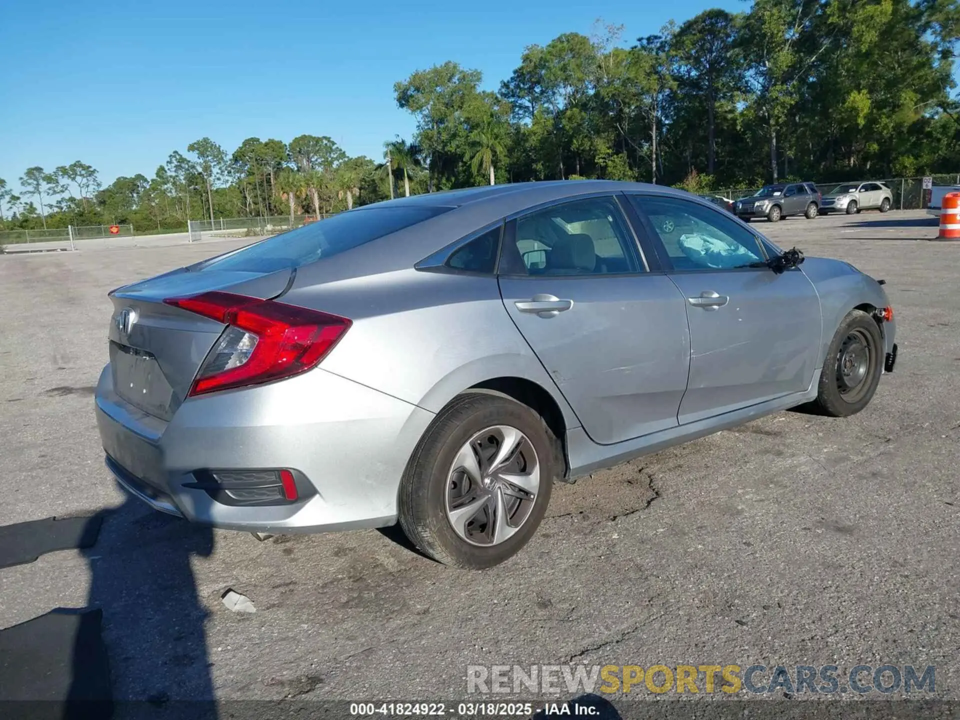 4 Photograph of a damaged car 19XFC2F63LE004953 HONDA CIVIC 2020