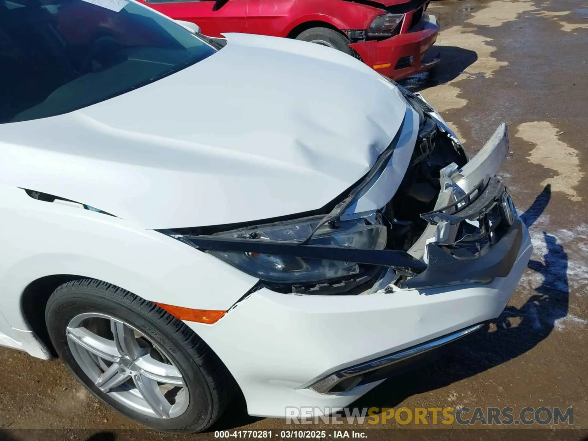 6 Photograph of a damaged car 19XFC2F63LE019596 HONDA CIVIC 2020