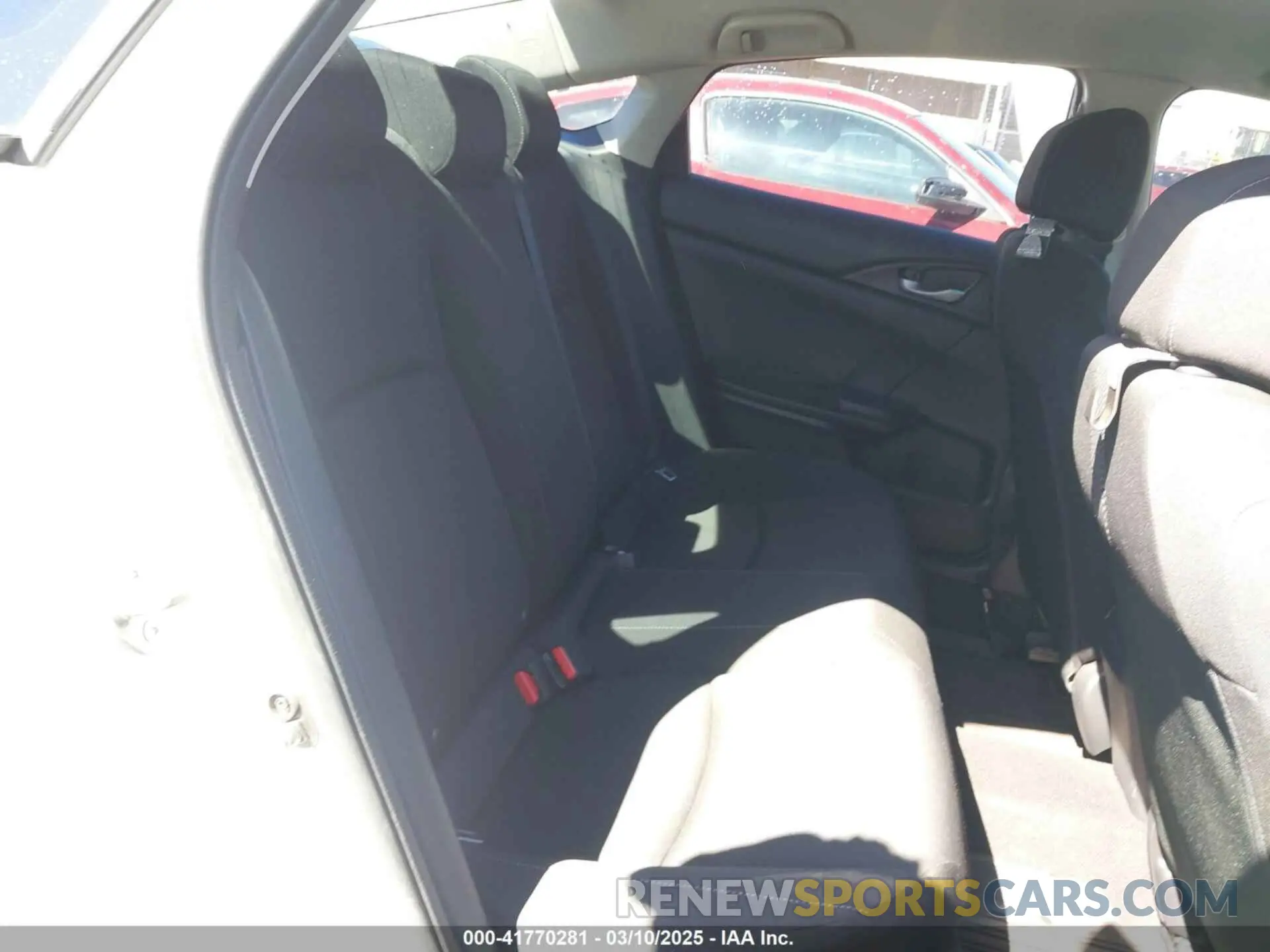 8 Photograph of a damaged car 19XFC2F63LE019596 HONDA CIVIC 2020