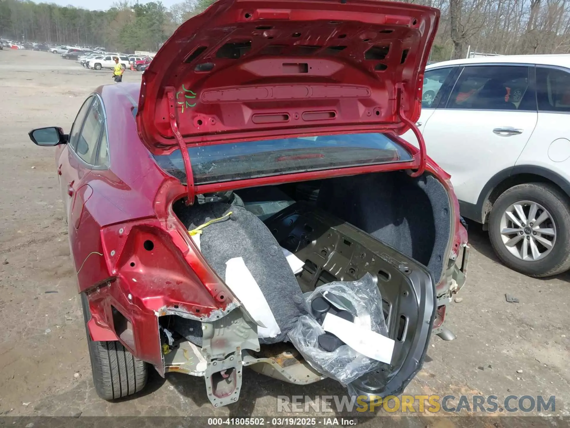 6 Photograph of a damaged car 19XFC2F64LE012088 HONDA CIVIC 2020