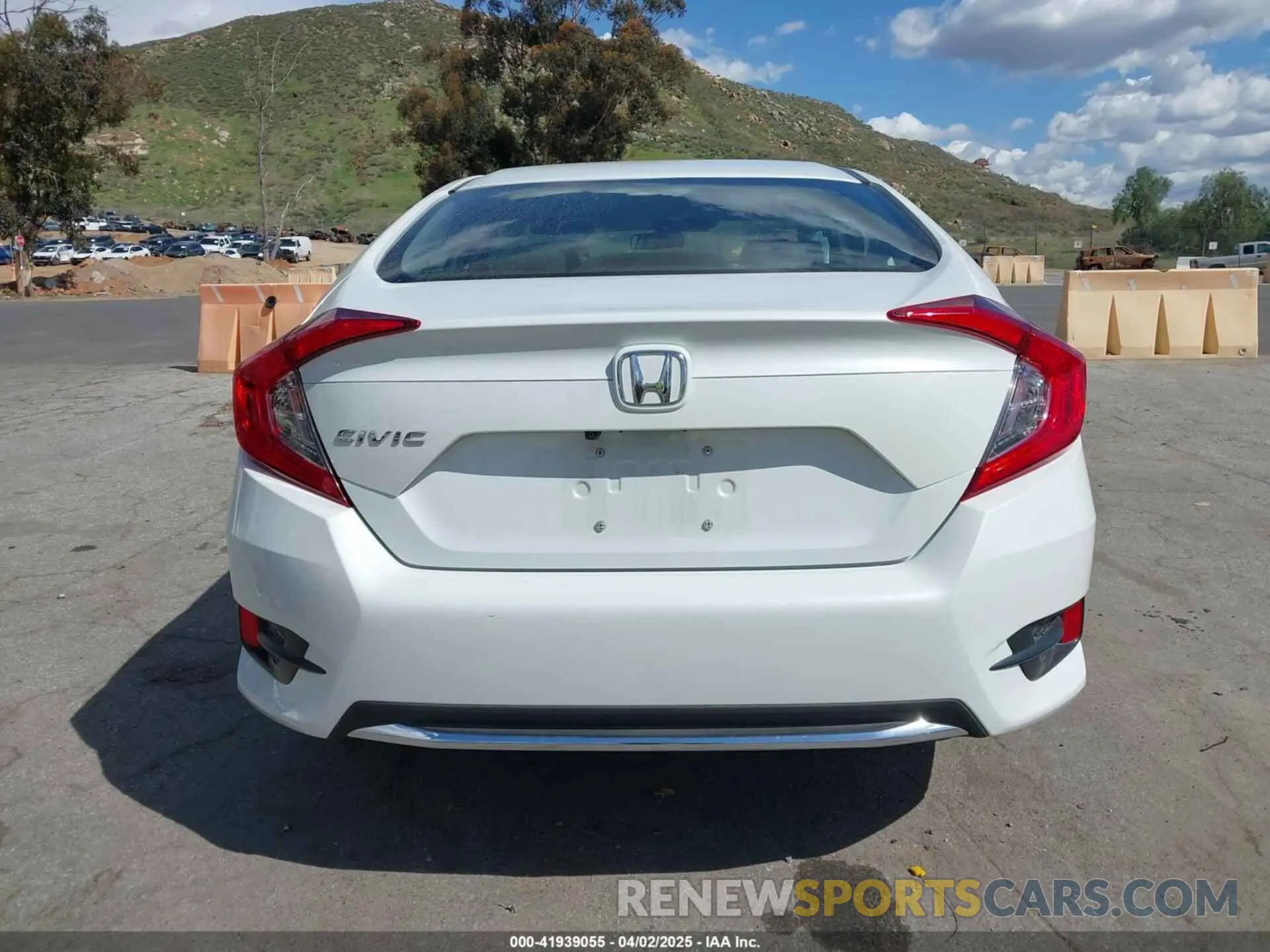 16 Photograph of a damaged car 19XFC2F64LE201551 HONDA CIVIC 2020