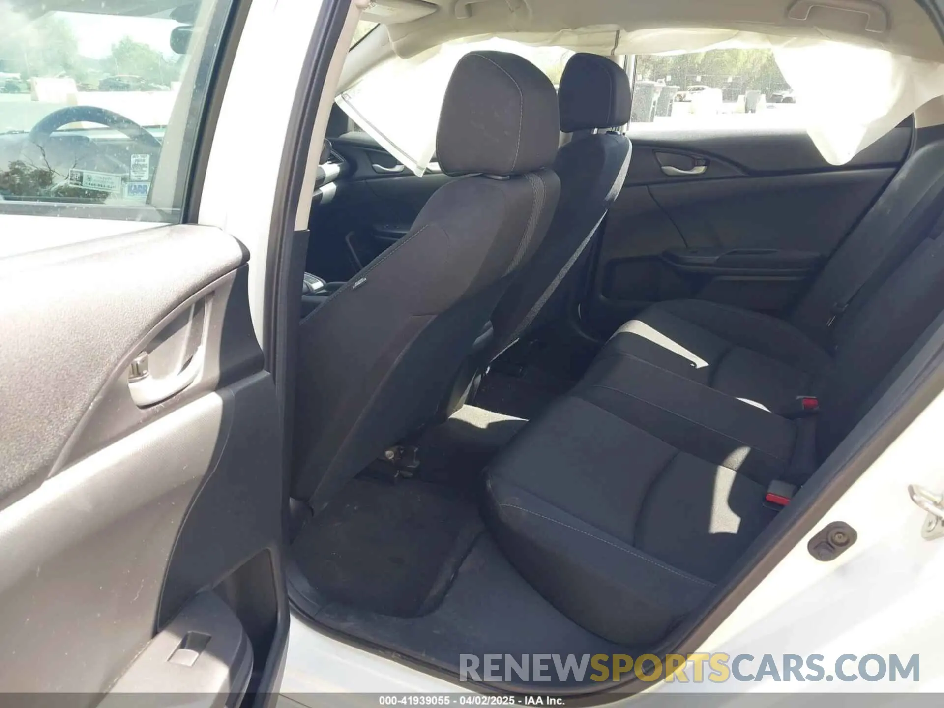 8 Photograph of a damaged car 19XFC2F64LE201551 HONDA CIVIC 2020