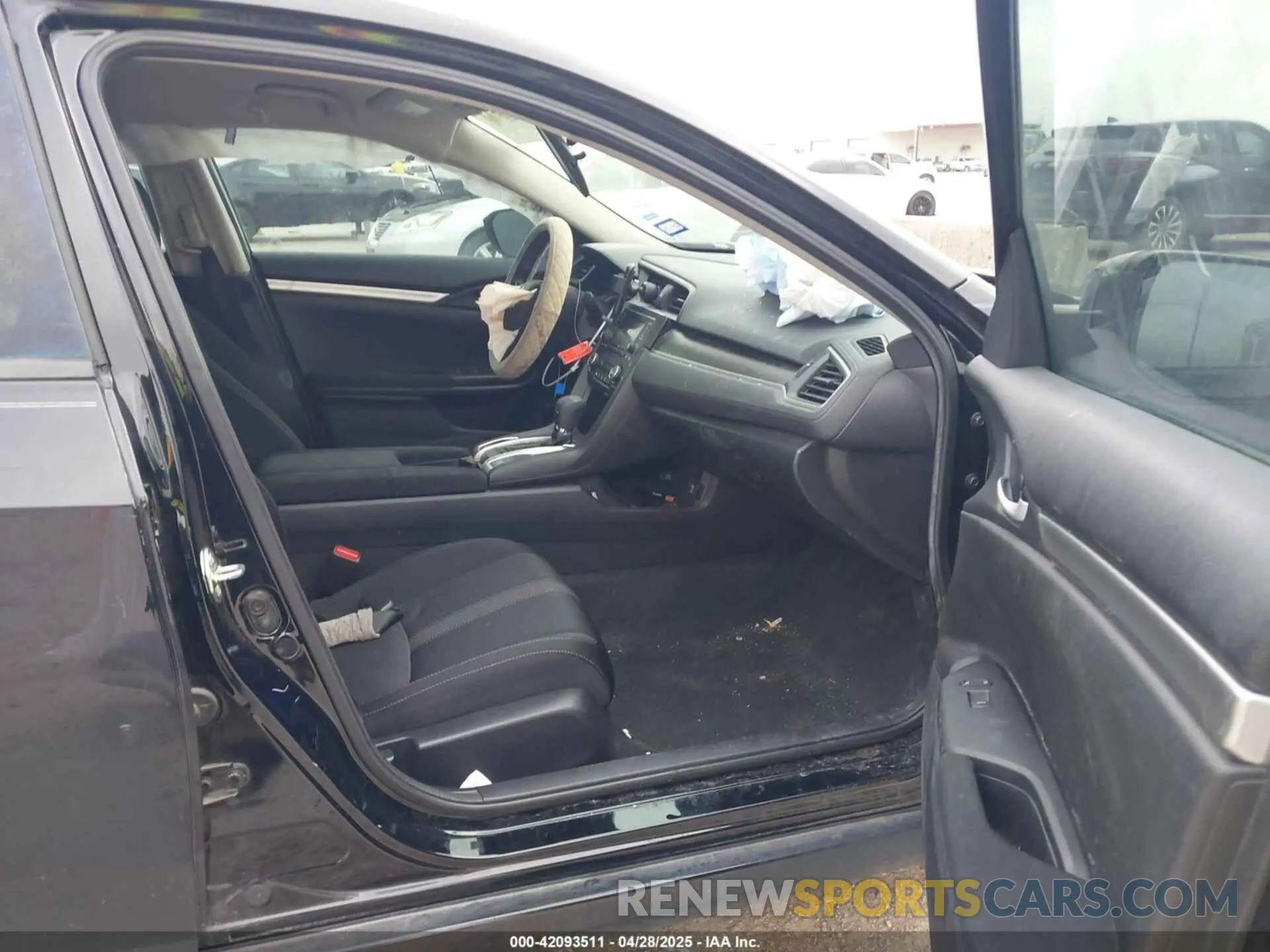 5 Photograph of a damaged car 19XFC2F65LE010270 HONDA CIVIC 2020