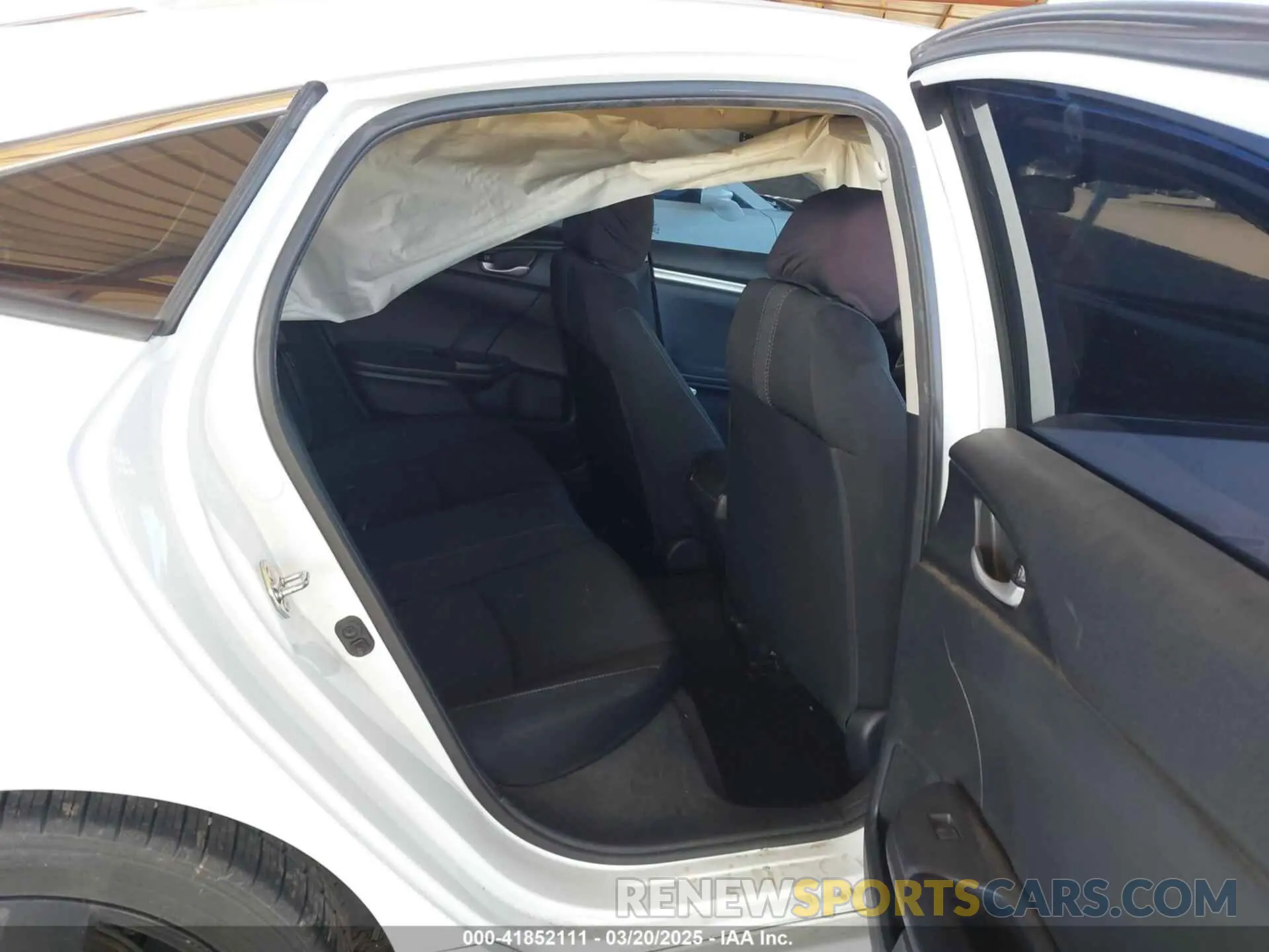 8 Photograph of a damaged car 19XFC2F66LE007328 HONDA CIVIC 2020