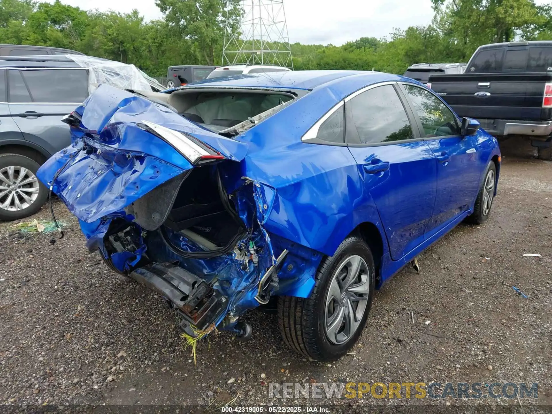 4 Photograph of a damaged car 19XFC2F66LE030527 HONDA CIVIC 2020
