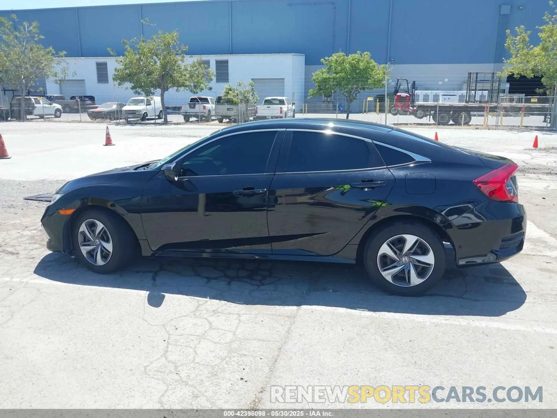 14 Photograph of a damaged car 19XFC2F66LE213975 HONDA CIVIC 2020
