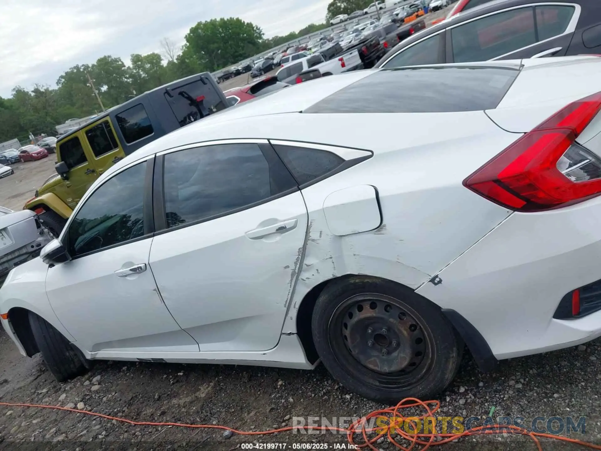 14 Photograph of a damaged car 19XFC2F67LE015275 HONDA CIVIC 2020