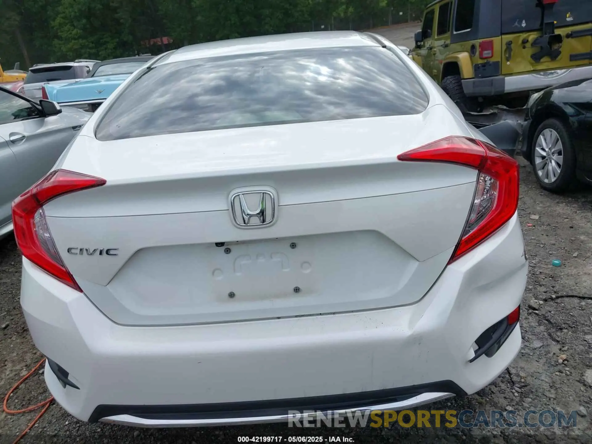 16 Photograph of a damaged car 19XFC2F67LE015275 HONDA CIVIC 2020