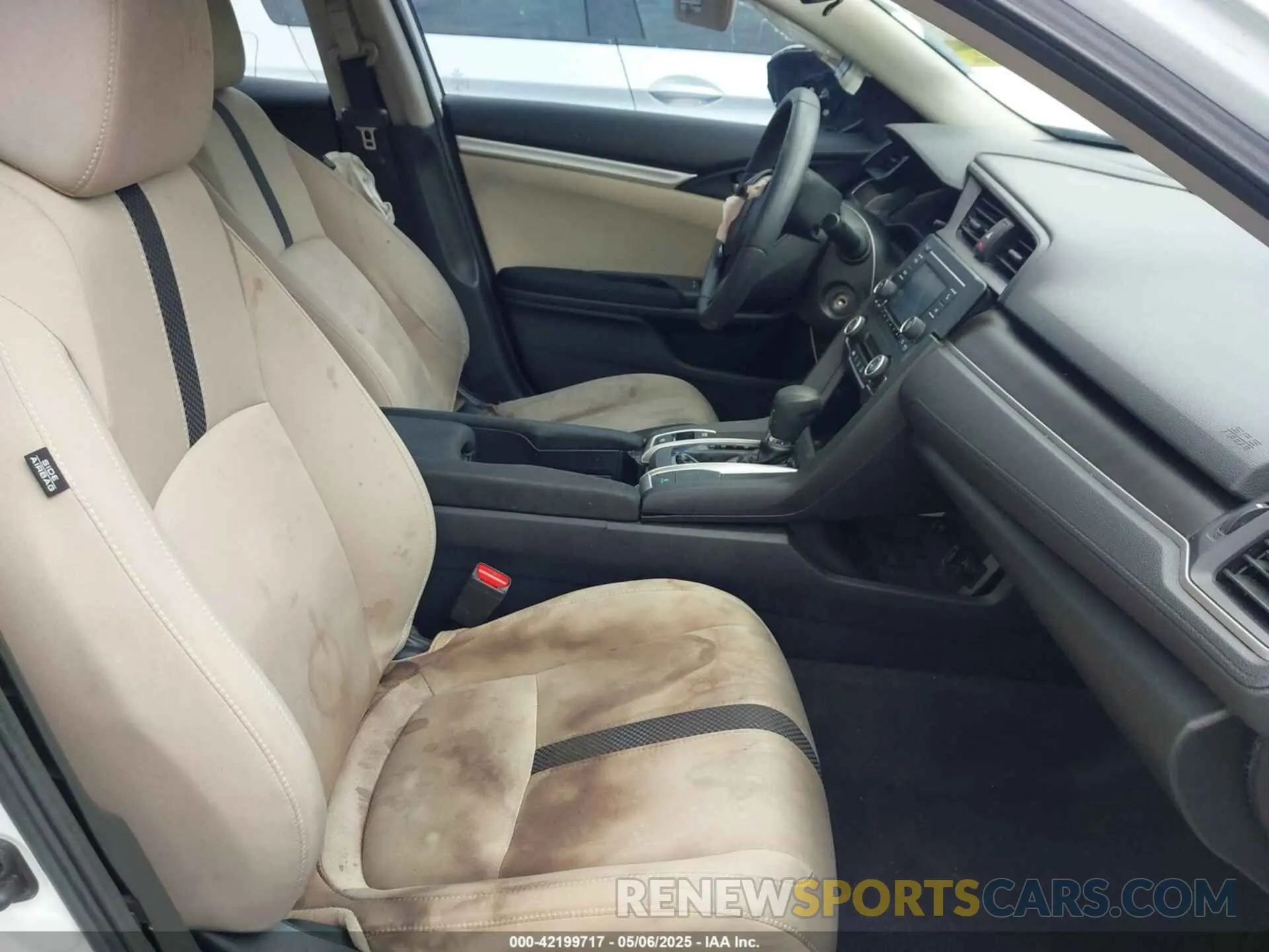 5 Photograph of a damaged car 19XFC2F67LE015275 HONDA CIVIC 2020