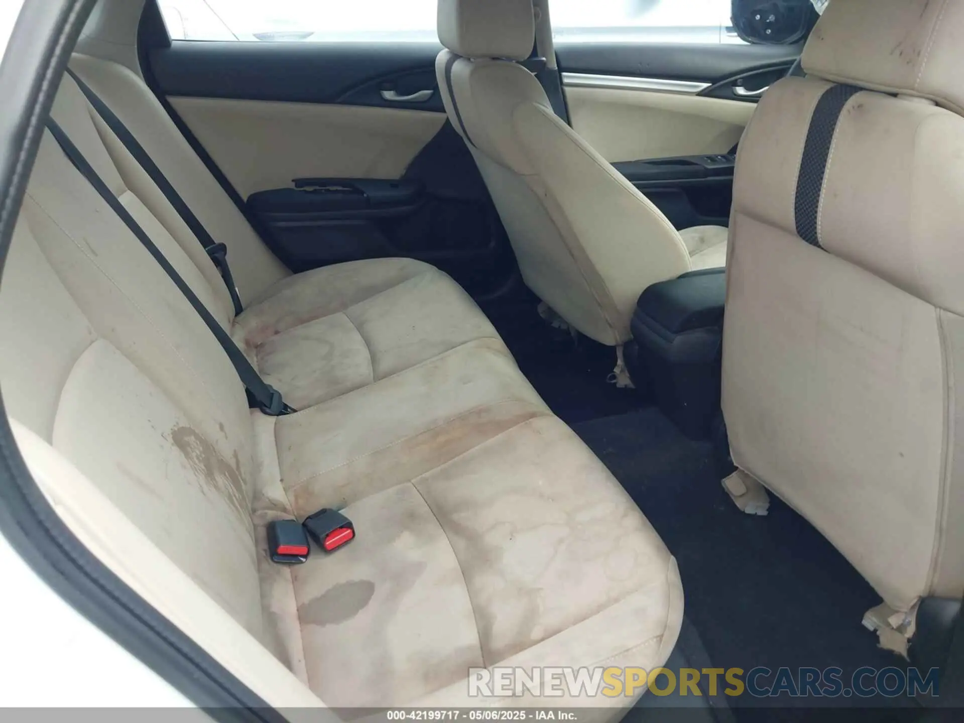 8 Photograph of a damaged car 19XFC2F67LE015275 HONDA CIVIC 2020