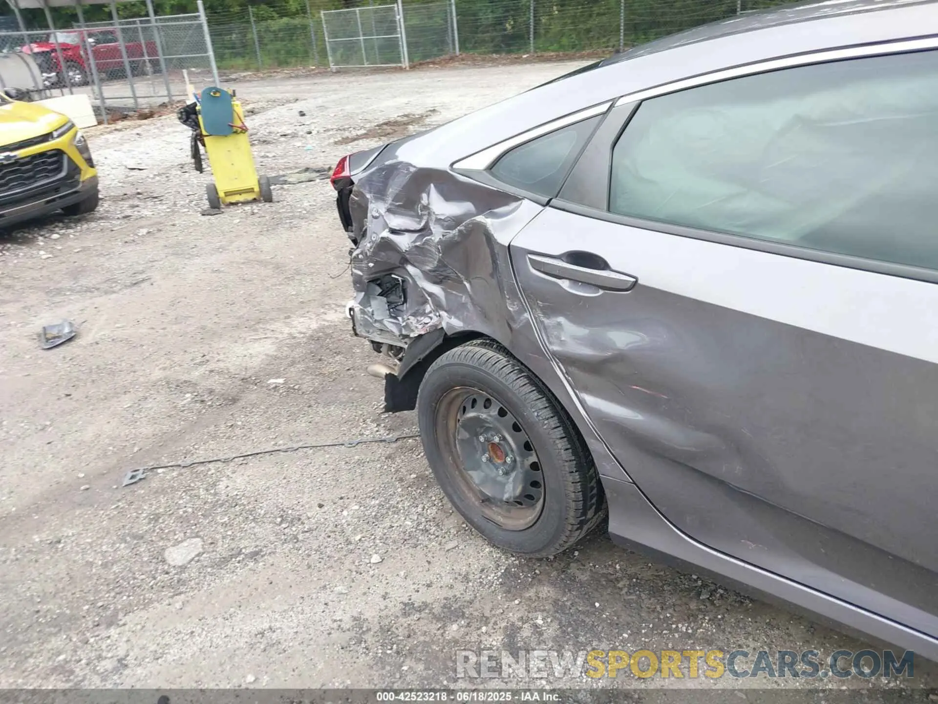 6 Photograph of a damaged car 19XFC2F67LE016717 HONDA CIVIC 2020