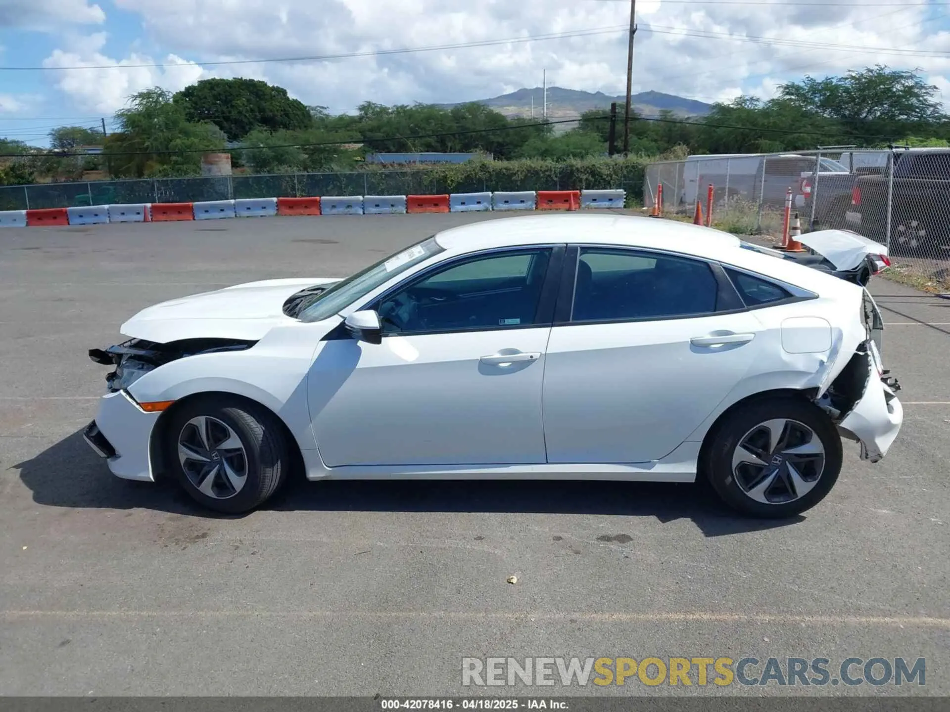 13 Photograph of a damaged car 19XFC2F69LE001975 HONDA CIVIC 2020
