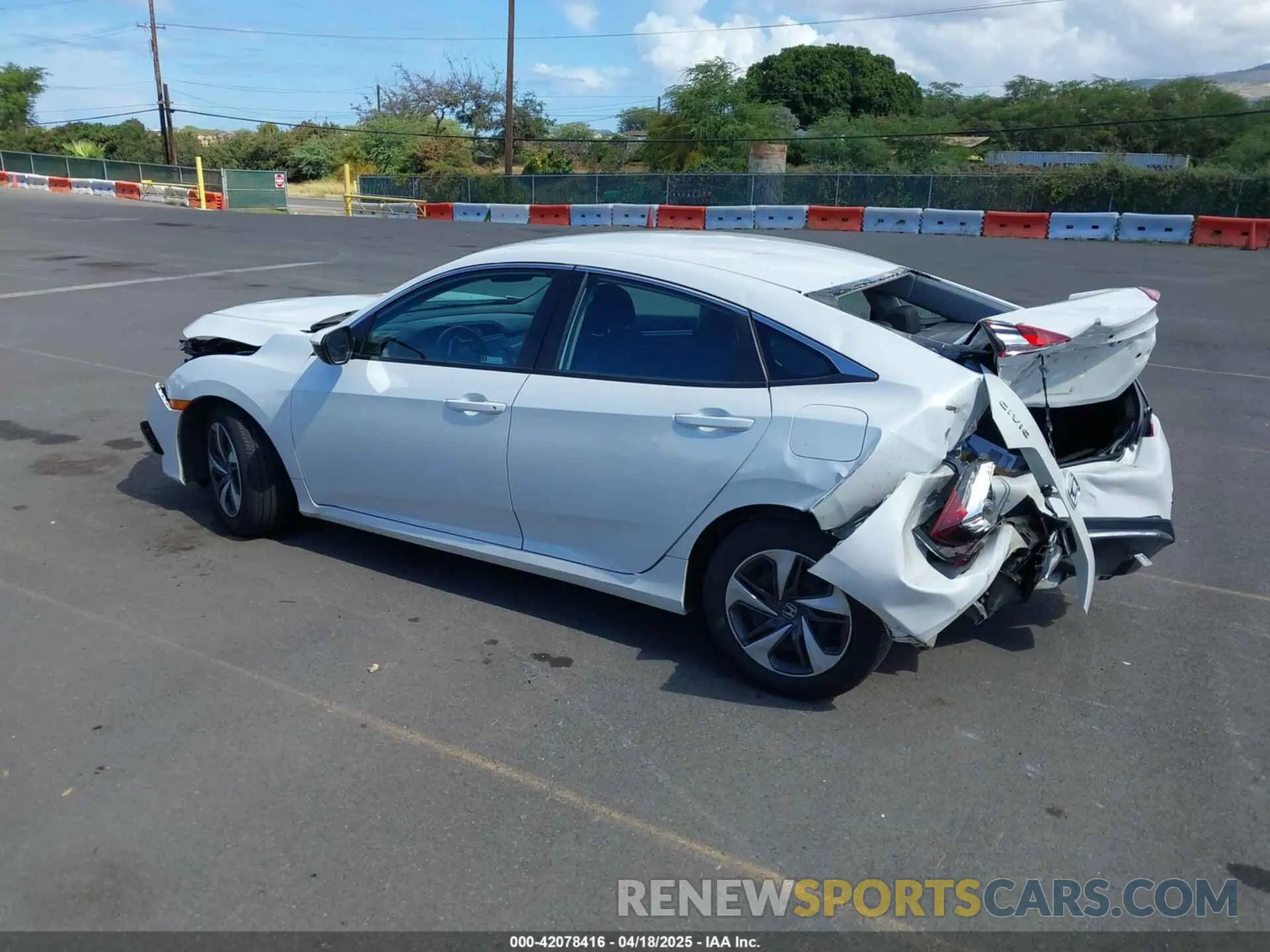 3 Photograph of a damaged car 19XFC2F69LE001975 HONDA CIVIC 2020