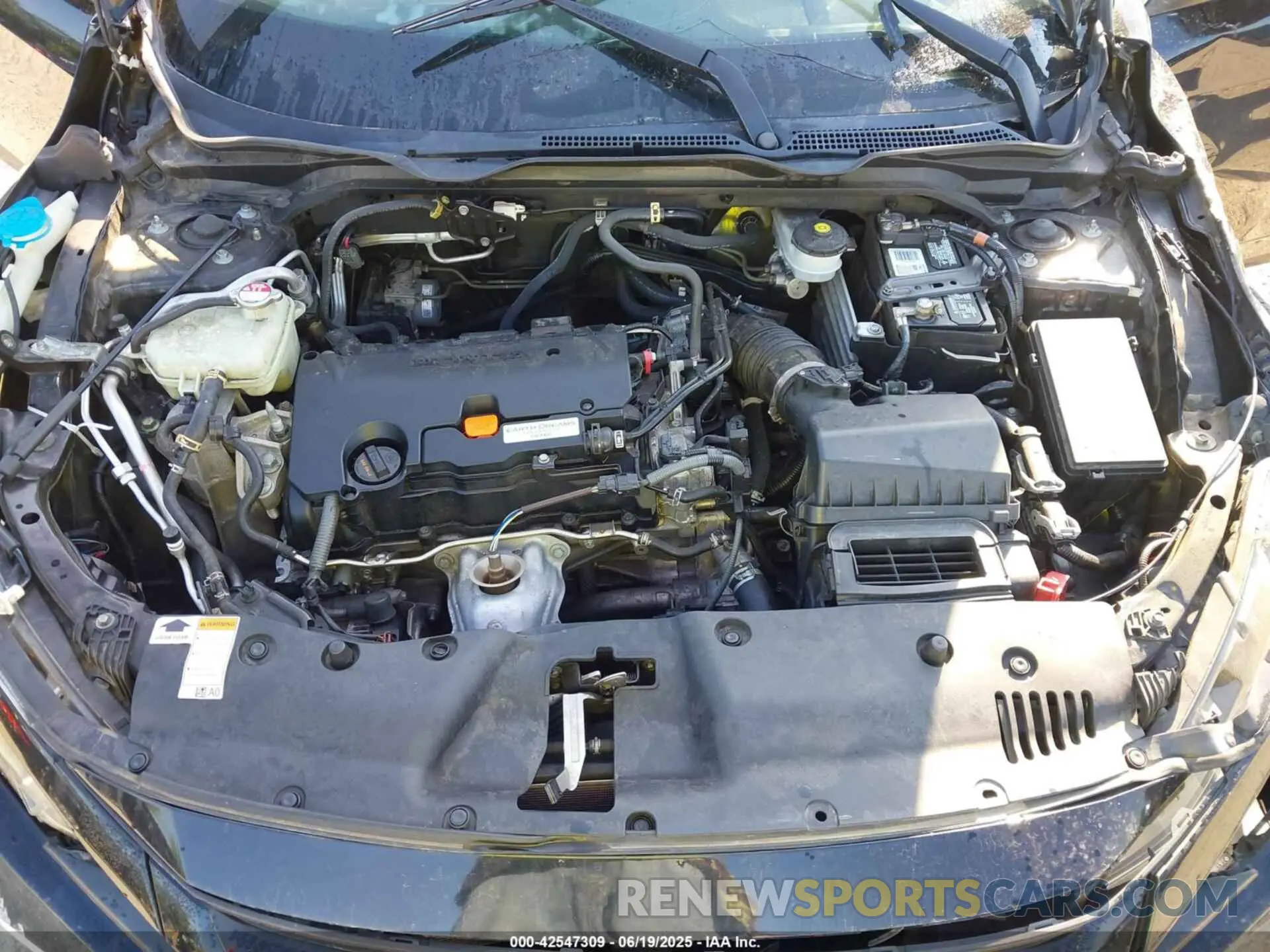 10 Photograph of a damaged car 19XFC2F69LE004472 HONDA CIVIC 2020