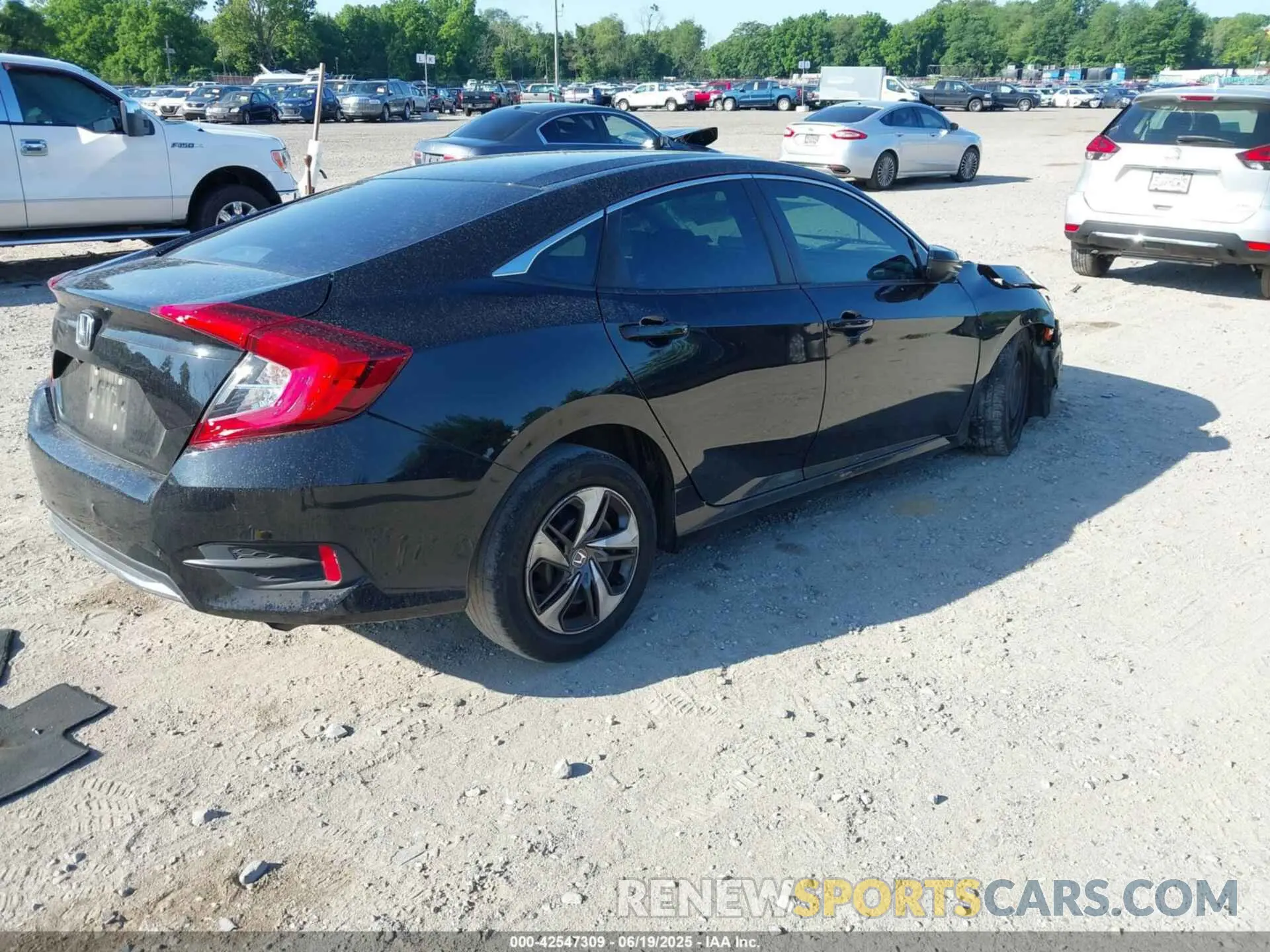 4 Photograph of a damaged car 19XFC2F69LE004472 HONDA CIVIC 2020