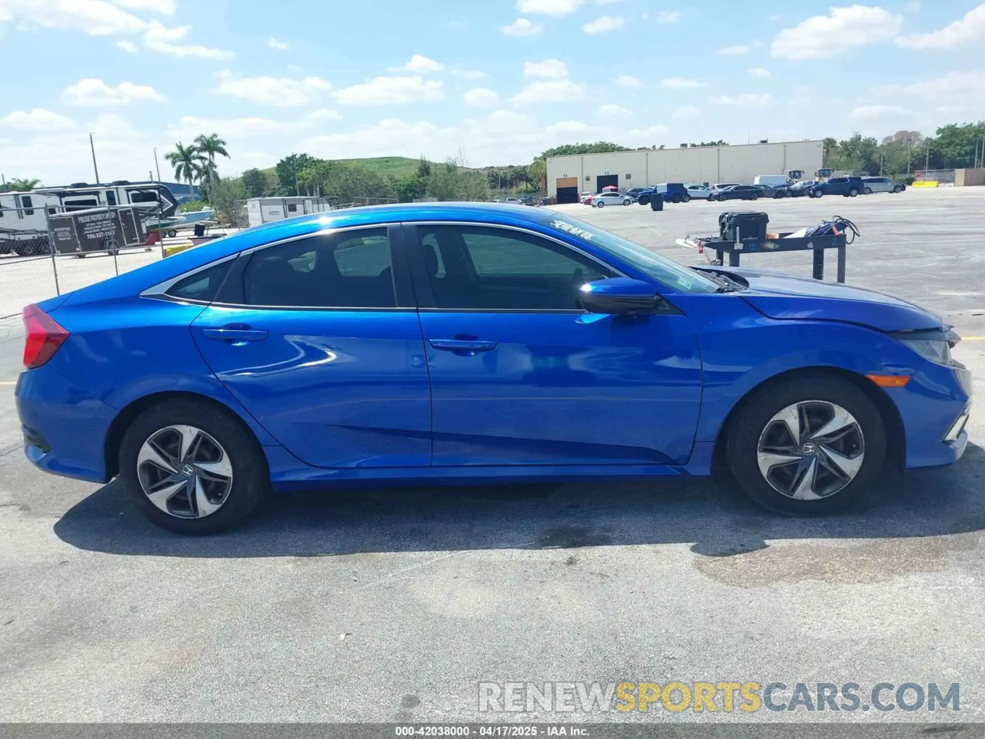 12 Photograph of a damaged car 19XFC2F69LE005511 HONDA CIVIC 2020