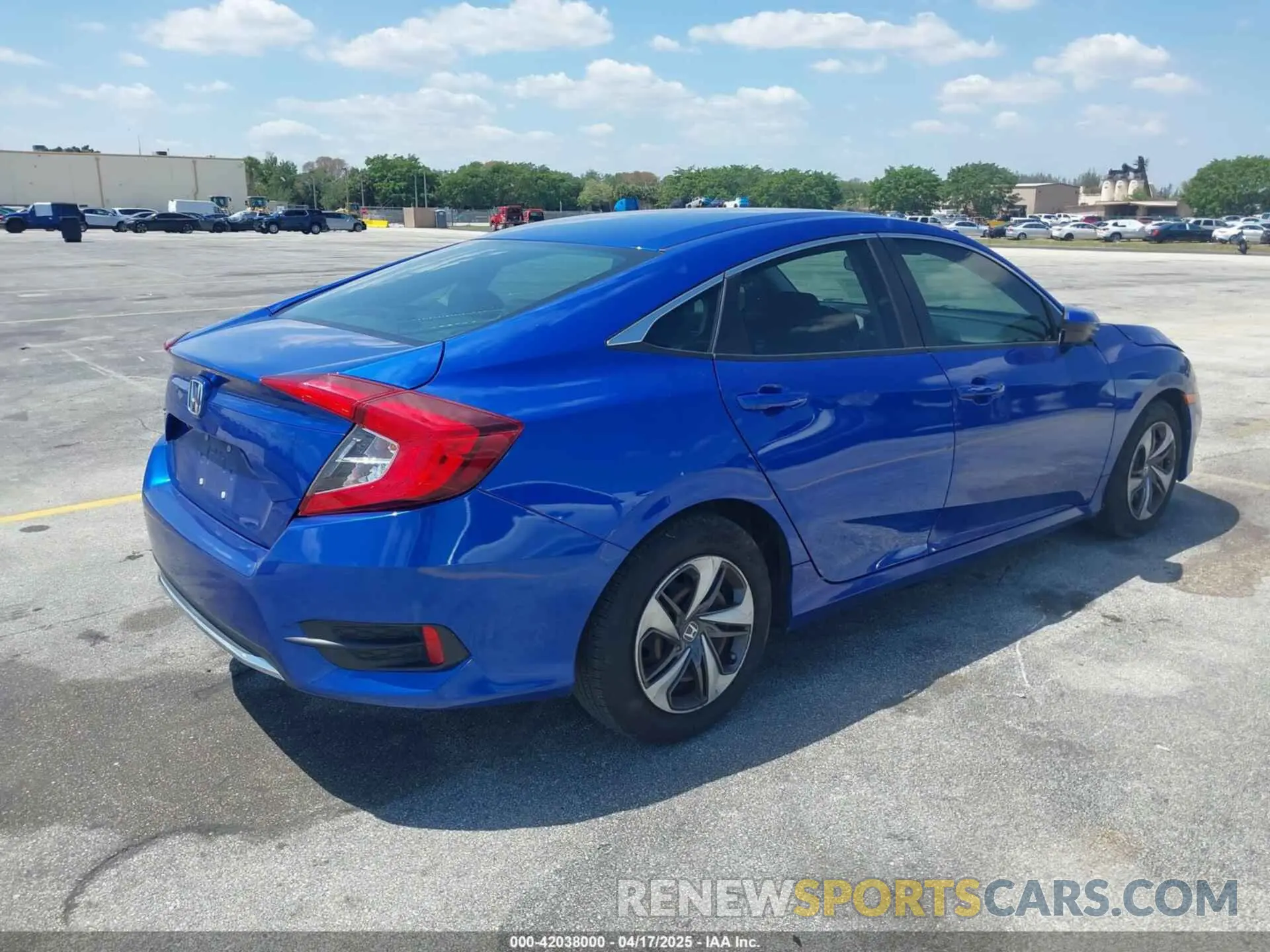 4 Photograph of a damaged car 19XFC2F69LE005511 HONDA CIVIC 2020