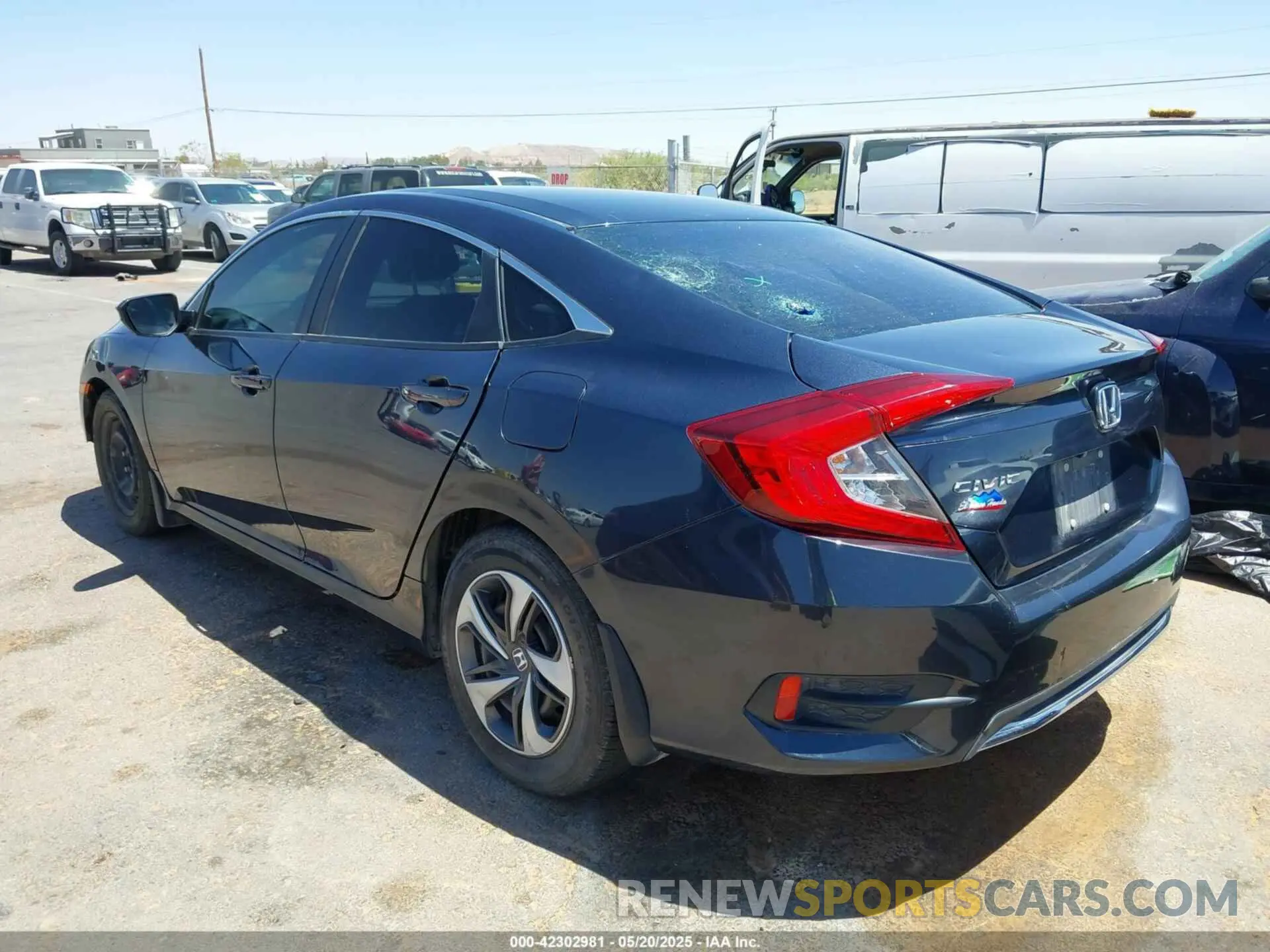 3 Photograph of a damaged car 19XFC2F69LE016136 HONDA CIVIC 2020