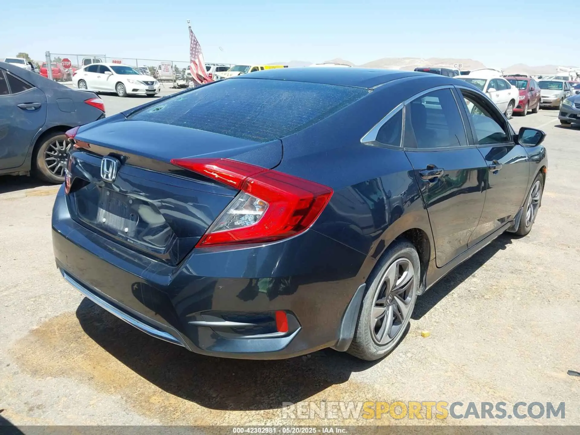 4 Photograph of a damaged car 19XFC2F69LE016136 HONDA CIVIC 2020