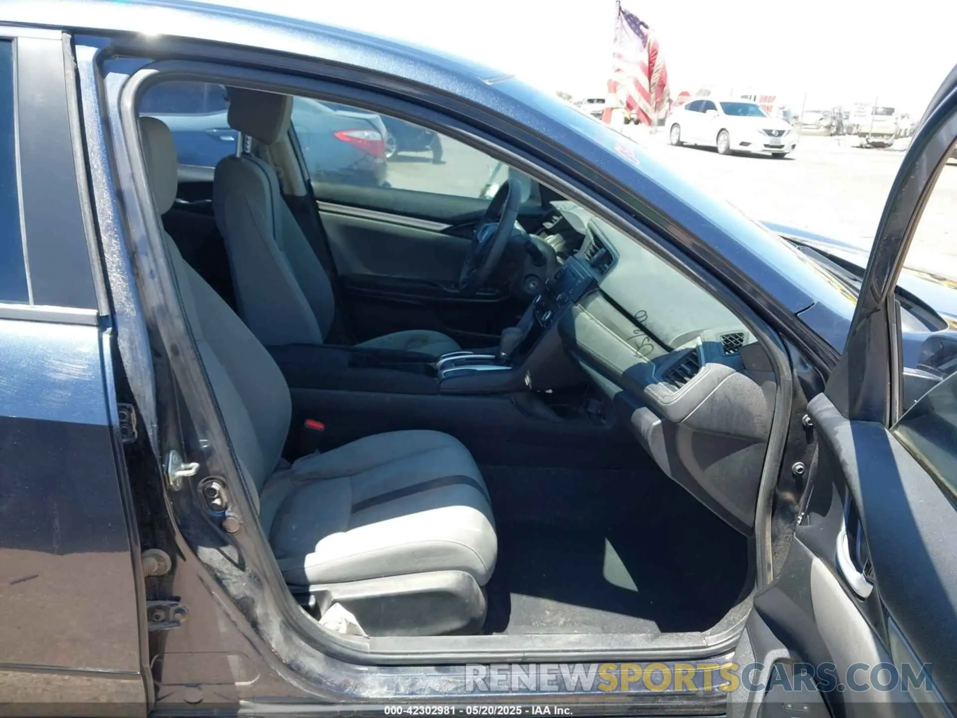 5 Photograph of a damaged car 19XFC2F69LE016136 HONDA CIVIC 2020