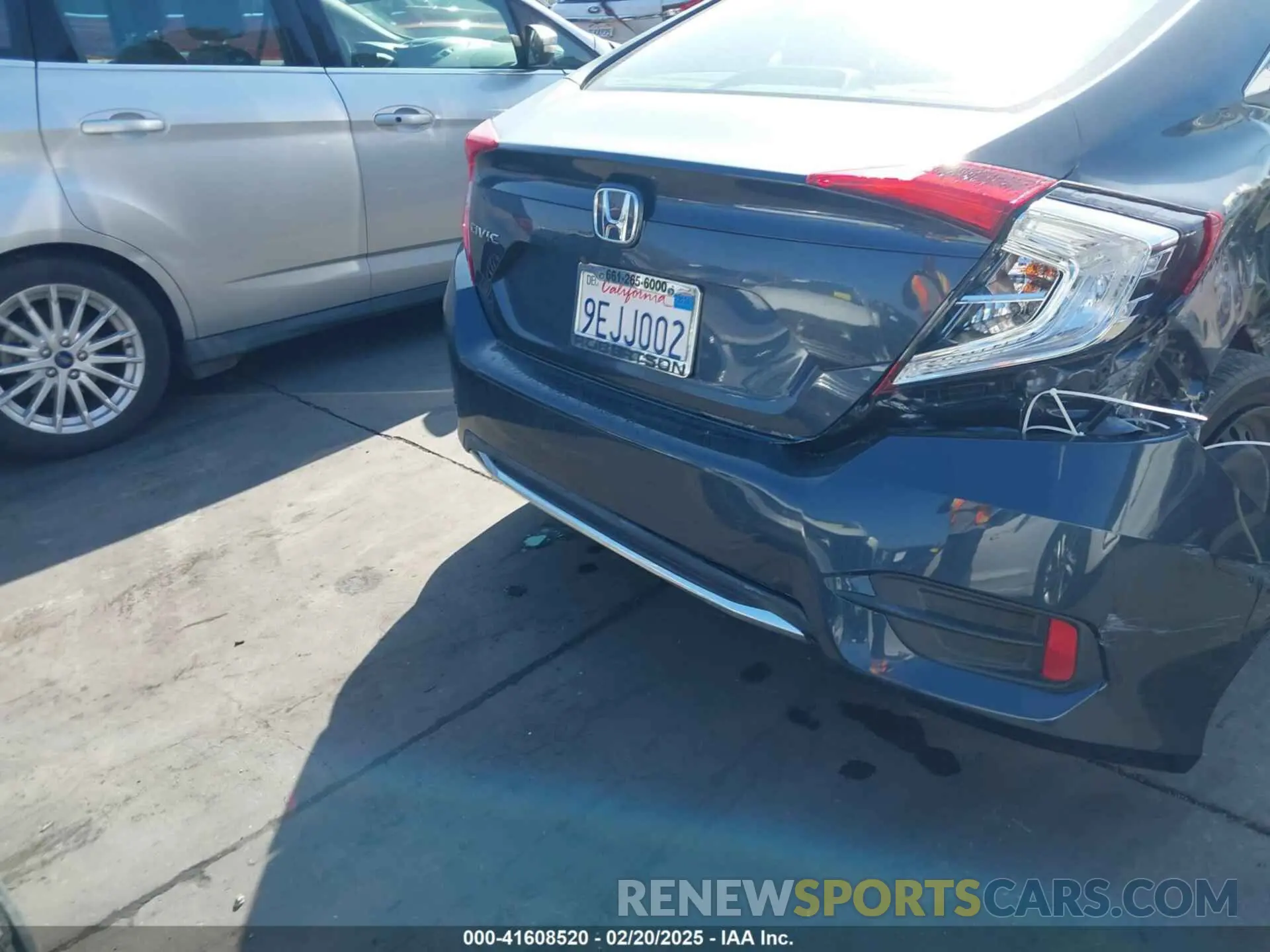 16 Photograph of a damaged car 19XFC2F69LE203697 HONDA CIVIC 2020