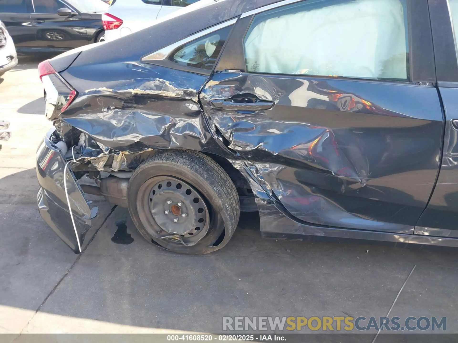 6 Photograph of a damaged car 19XFC2F69LE203697 HONDA CIVIC 2020
