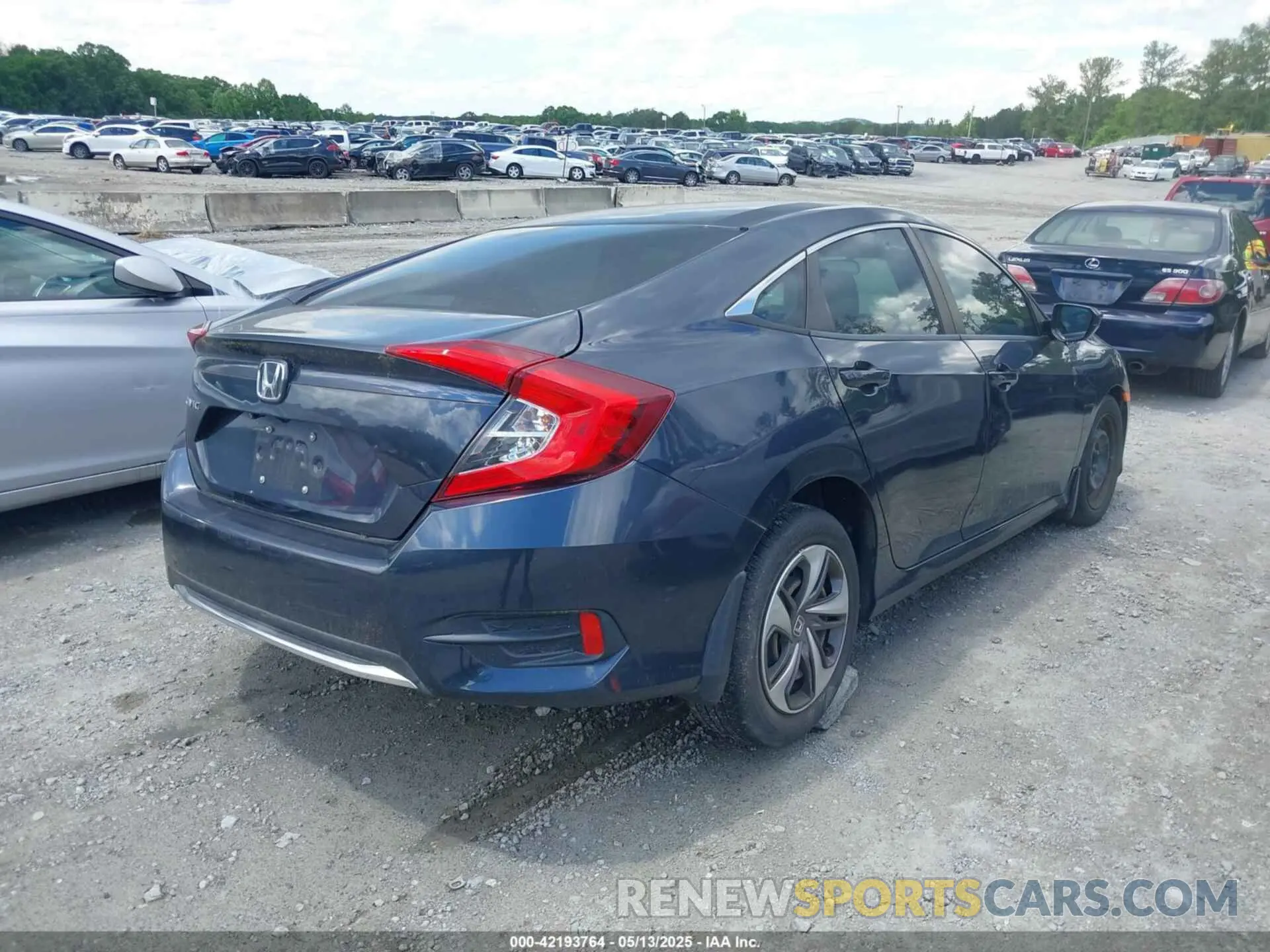 4 Photograph of a damaged car 19XFC2F6XLE015643 HONDA CIVIC 2020