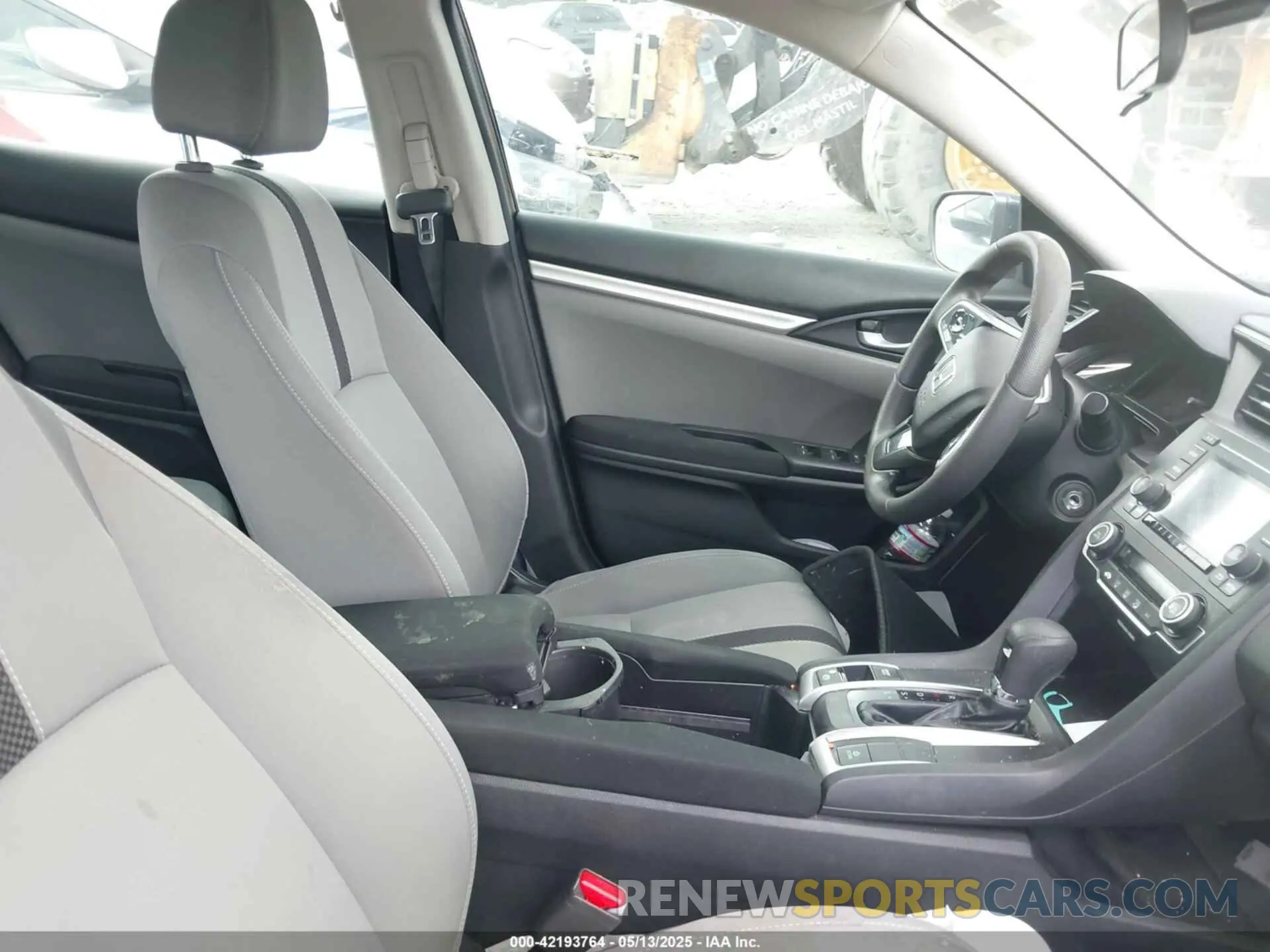 5 Photograph of a damaged car 19XFC2F6XLE015643 HONDA CIVIC 2020
