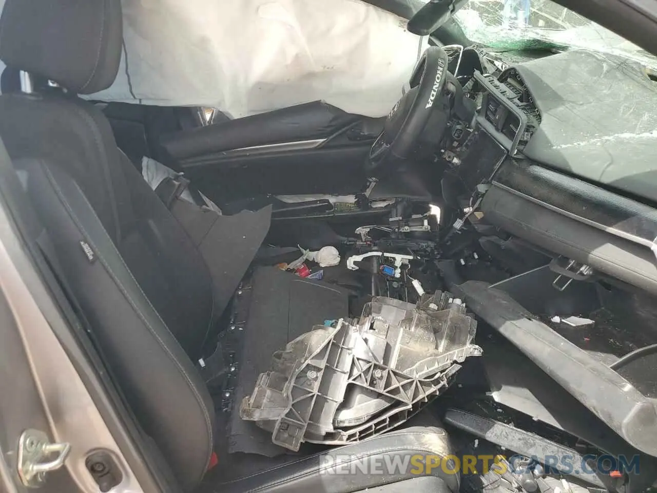 7 Photograph of a damaged car 19XFC2F80LE009948 HONDA CIVIC 2020