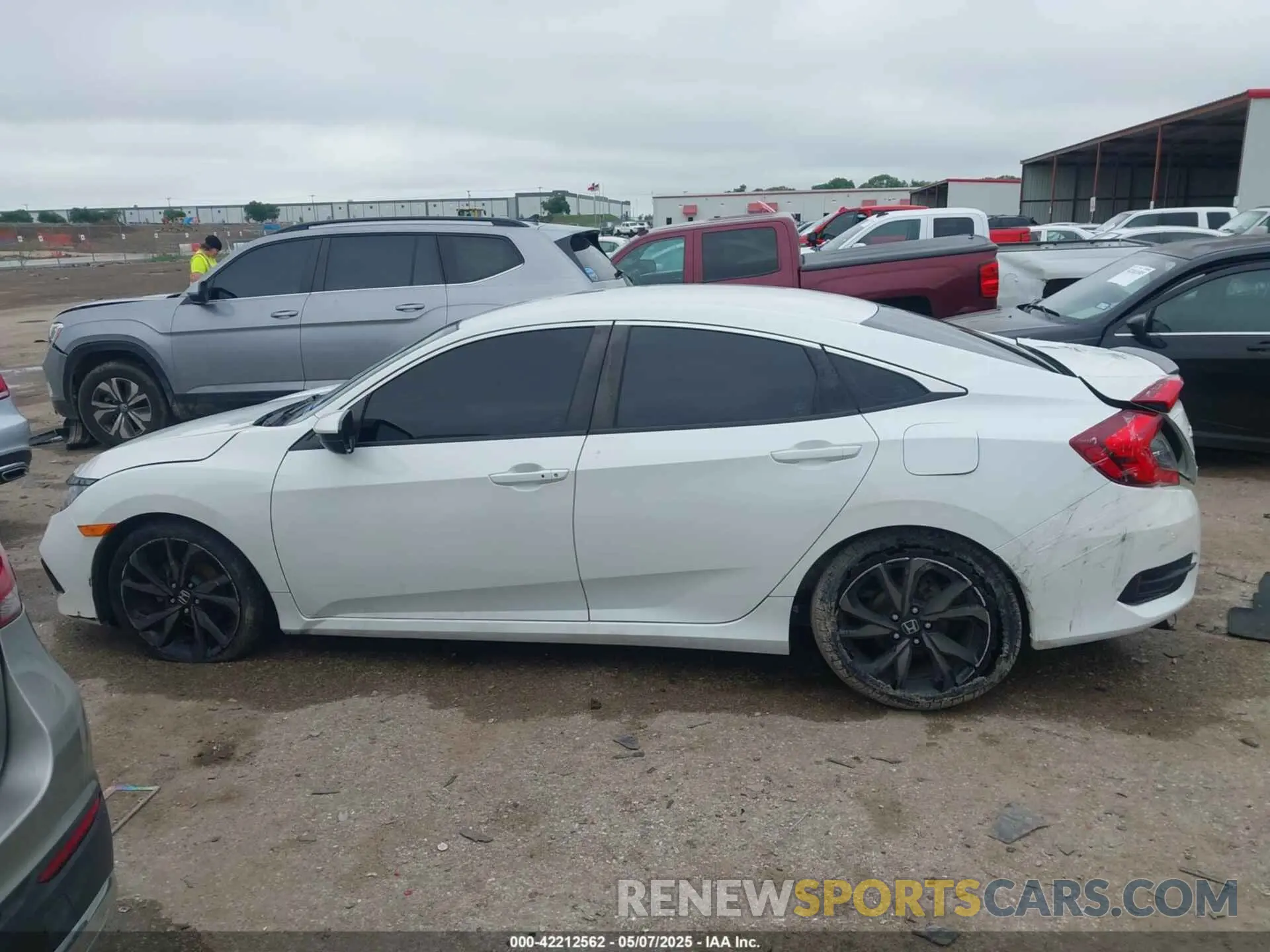 14 Photograph of a damaged car 19XFC2F80LE017161 HONDA CIVIC 2020