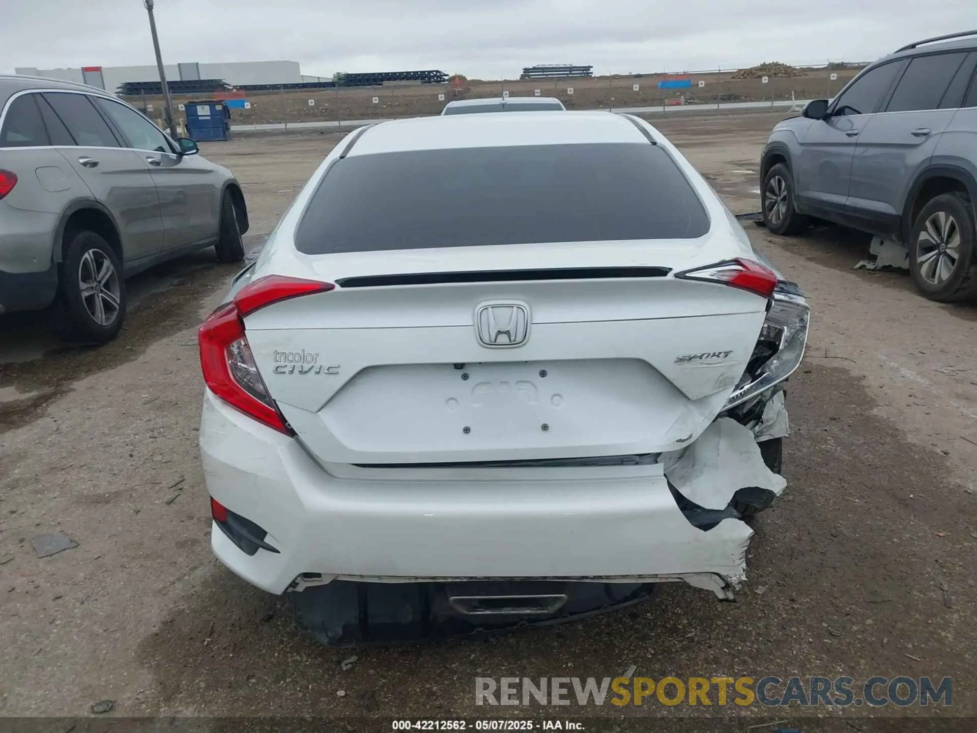 16 Photograph of a damaged car 19XFC2F80LE017161 HONDA CIVIC 2020