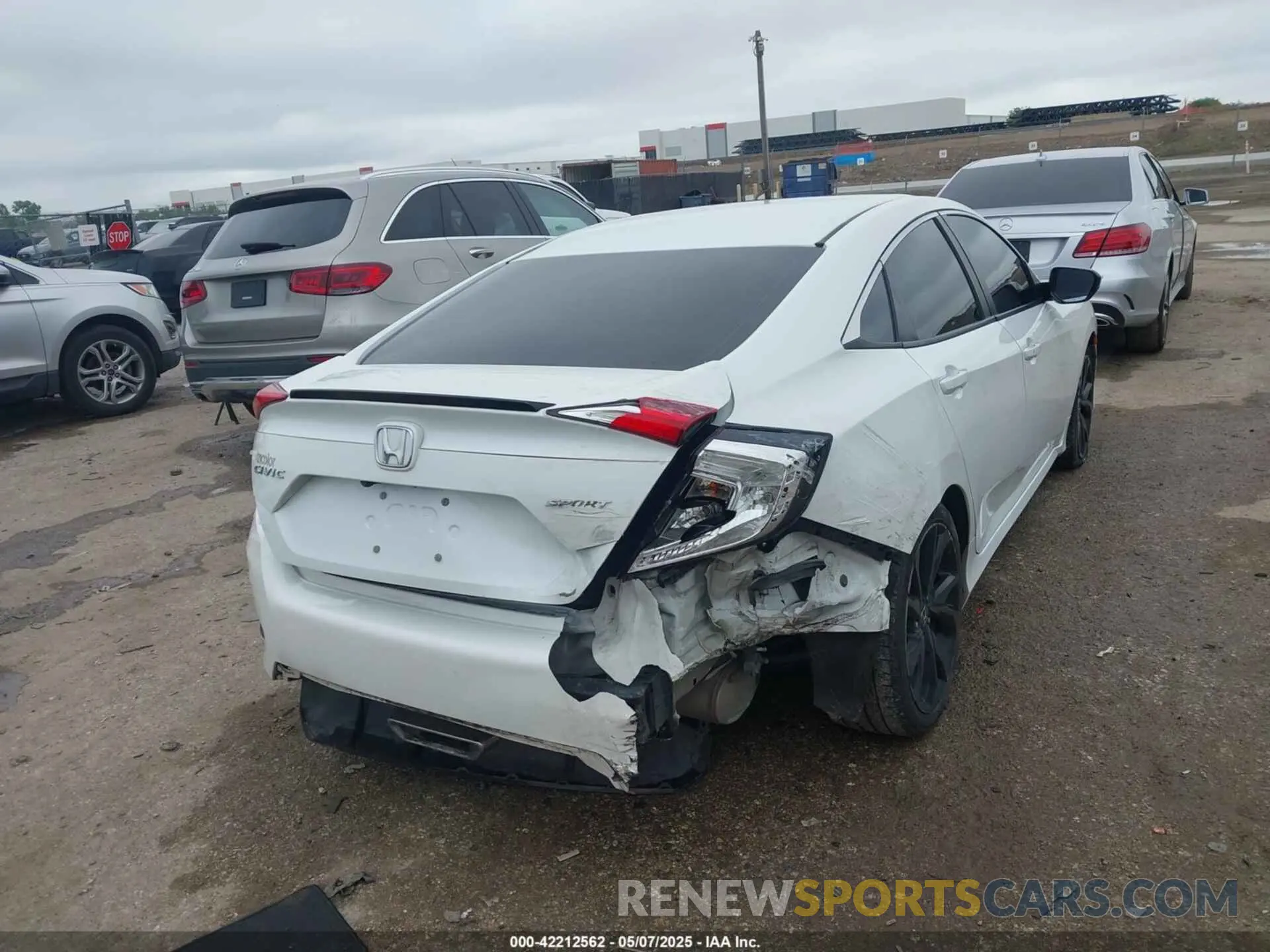 4 Photograph of a damaged car 19XFC2F80LE017161 HONDA CIVIC 2020