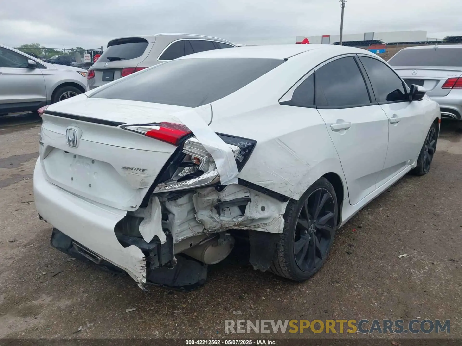 6 Photograph of a damaged car 19XFC2F80LE017161 HONDA CIVIC 2020