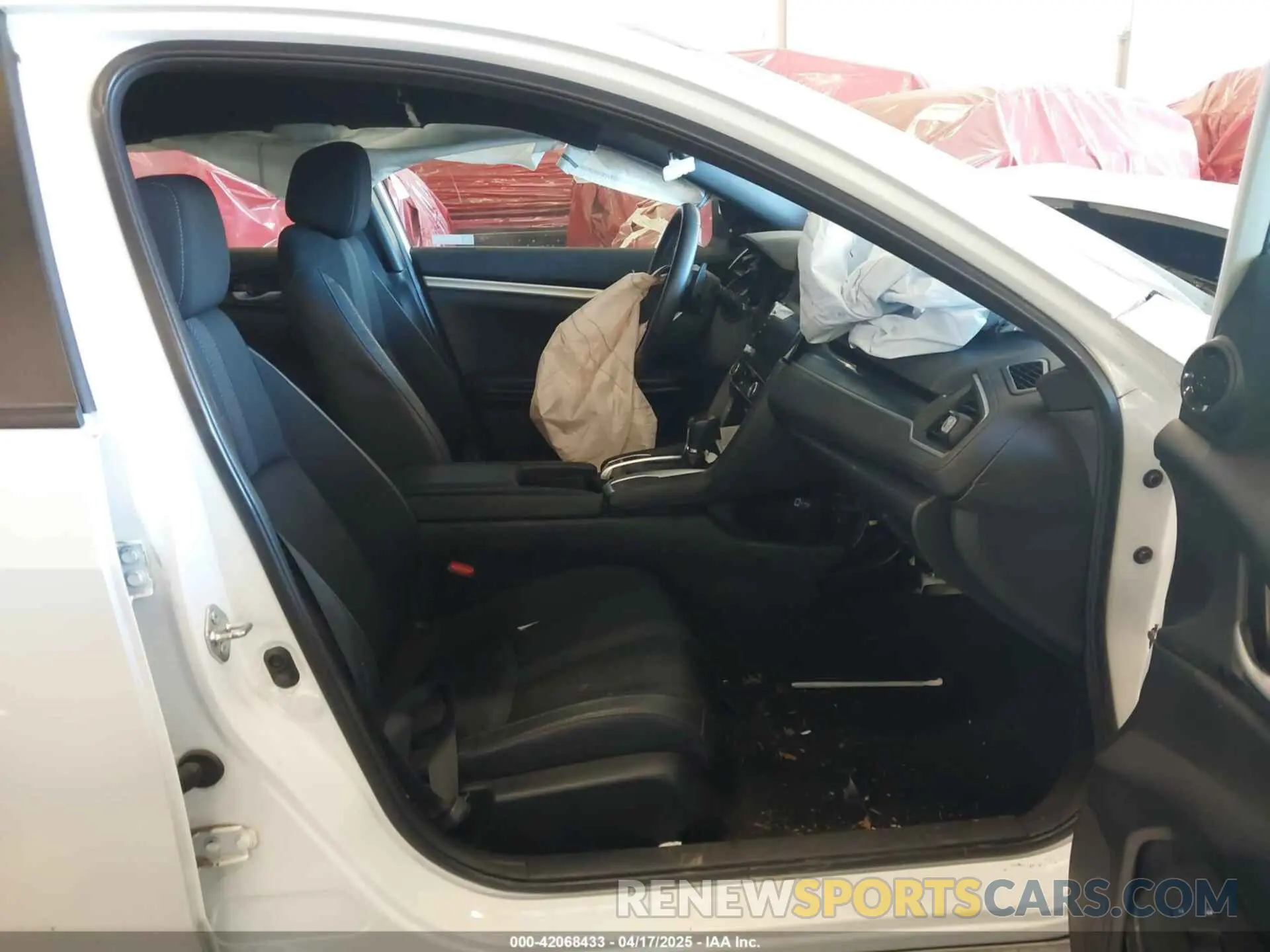 5 Photograph of a damaged car 19XFC2F80LE207719 HONDA CIVIC 2020
