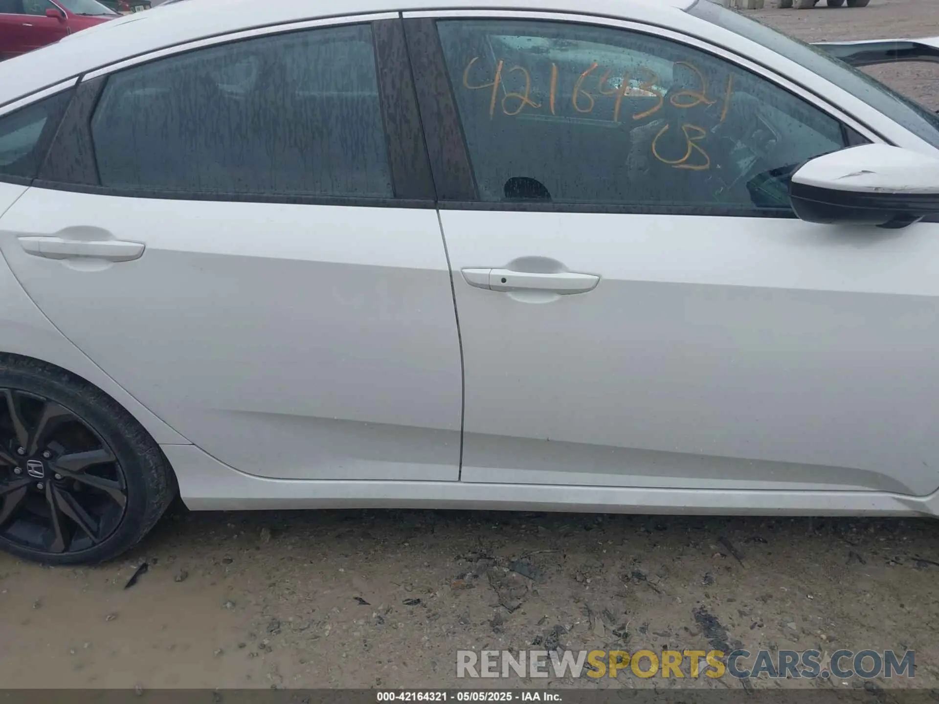13 Photograph of a damaged car 19XFC2F81LE001308 HONDA CIVIC 2020