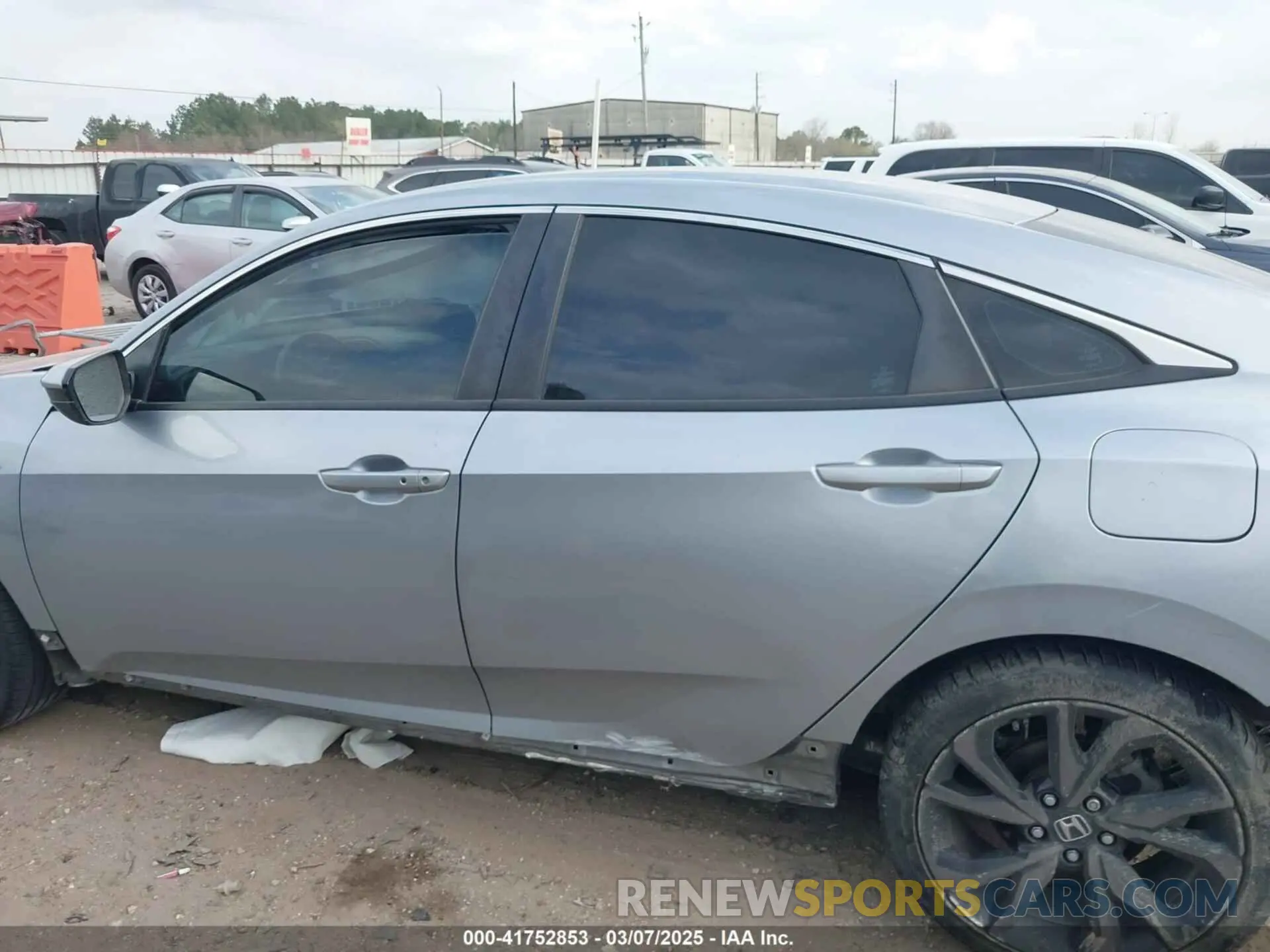 14 Photograph of a damaged car 19XFC2F81LE018321 HONDA CIVIC 2020