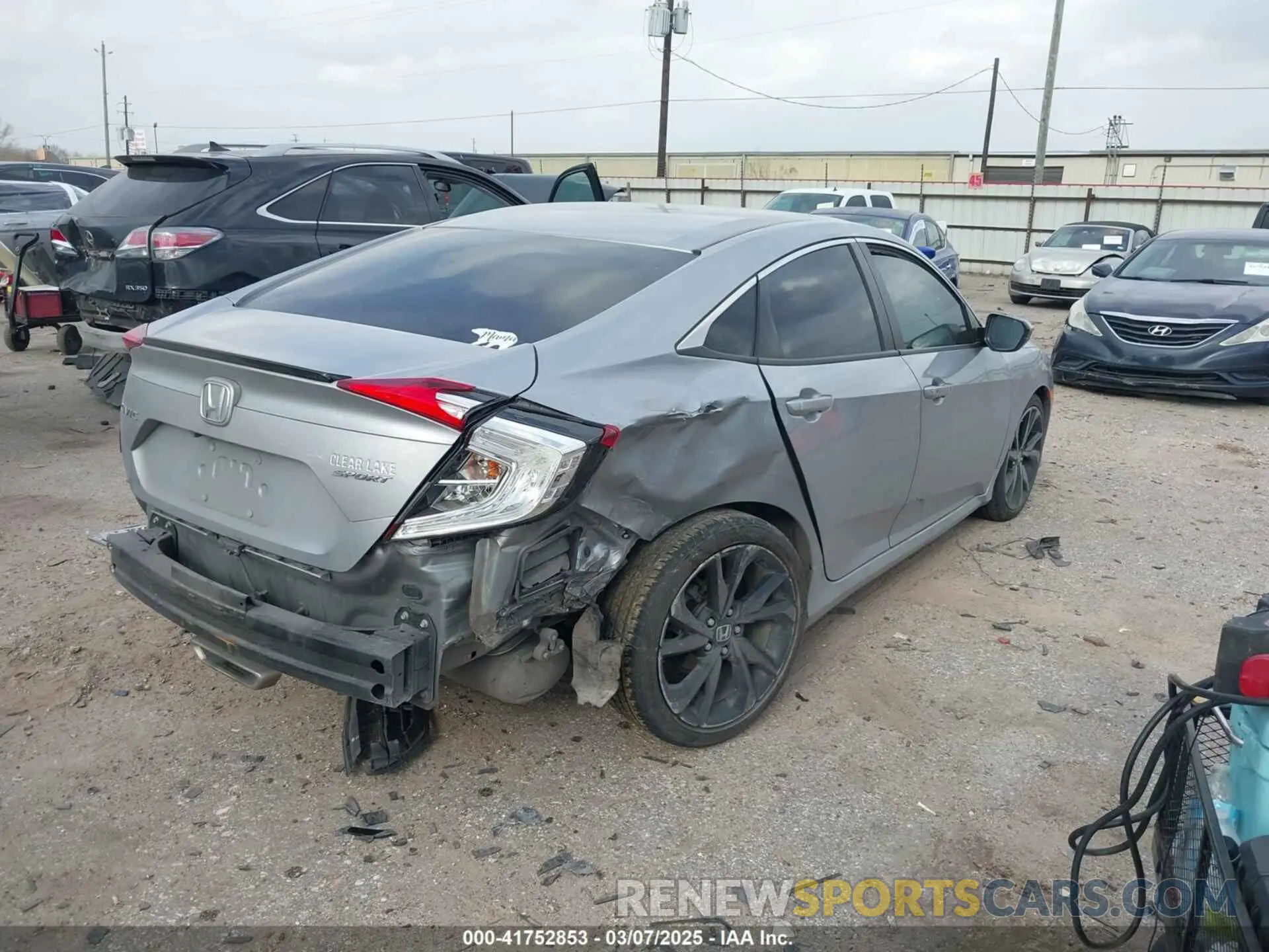 4 Photograph of a damaged car 19XFC2F81LE018321 HONDA CIVIC 2020