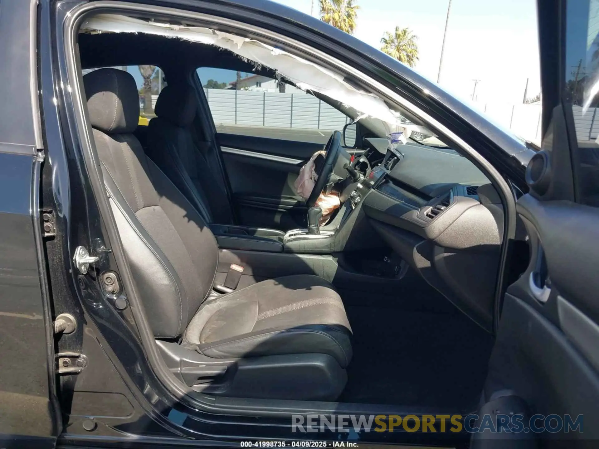 5 Photograph of a damaged car 19XFC2F82LE210198 HONDA CIVIC 2020