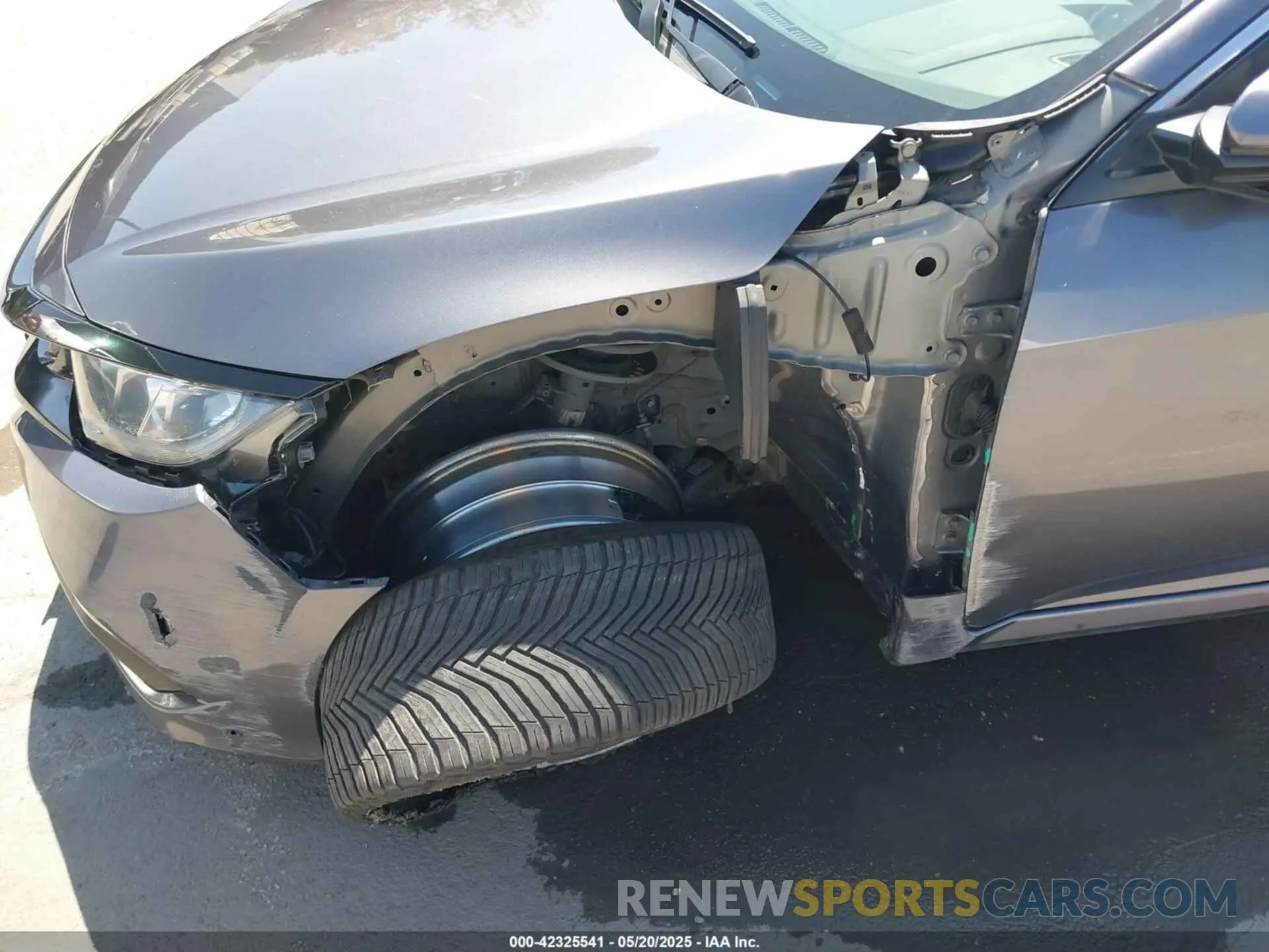 6 Photograph of a damaged car 19XFC2F83LE201395 HONDA CIVIC 2020