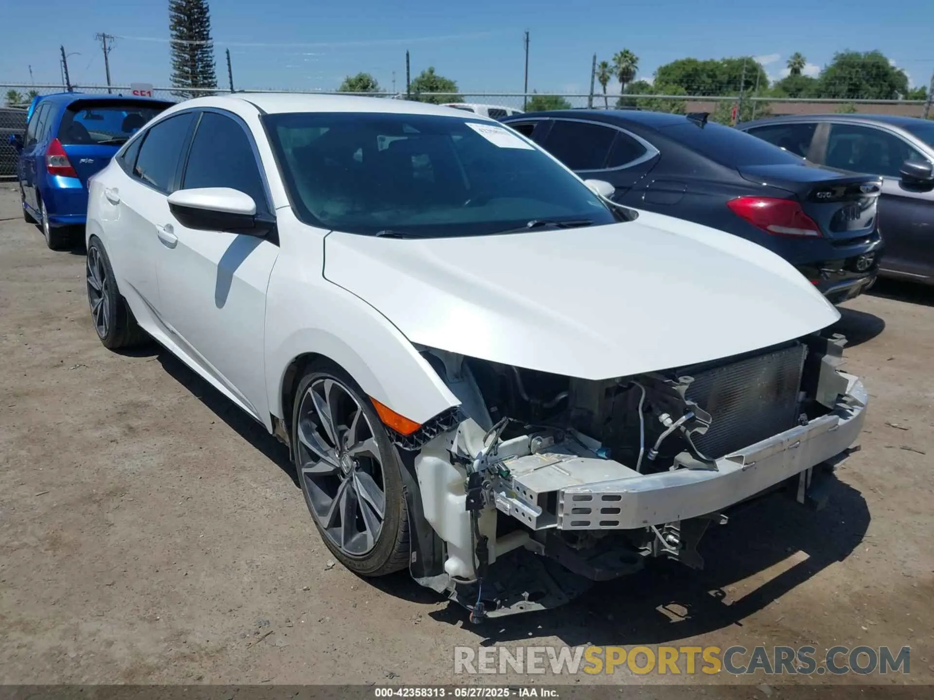 1 Photograph of a damaged car 19XFC2F83LE215720 HONDA CIVIC 2020