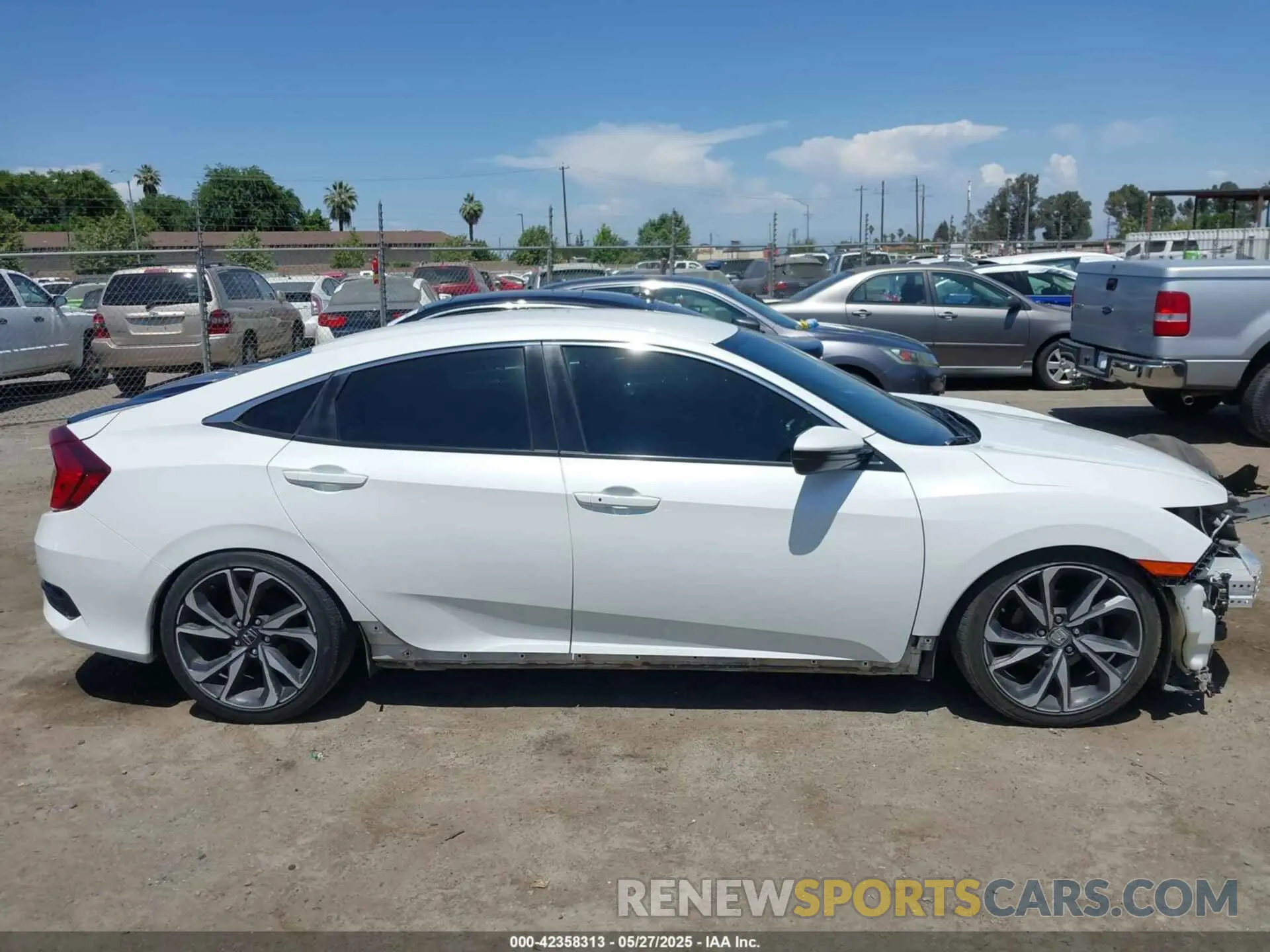 14 Photograph of a damaged car 19XFC2F83LE215720 HONDA CIVIC 2020