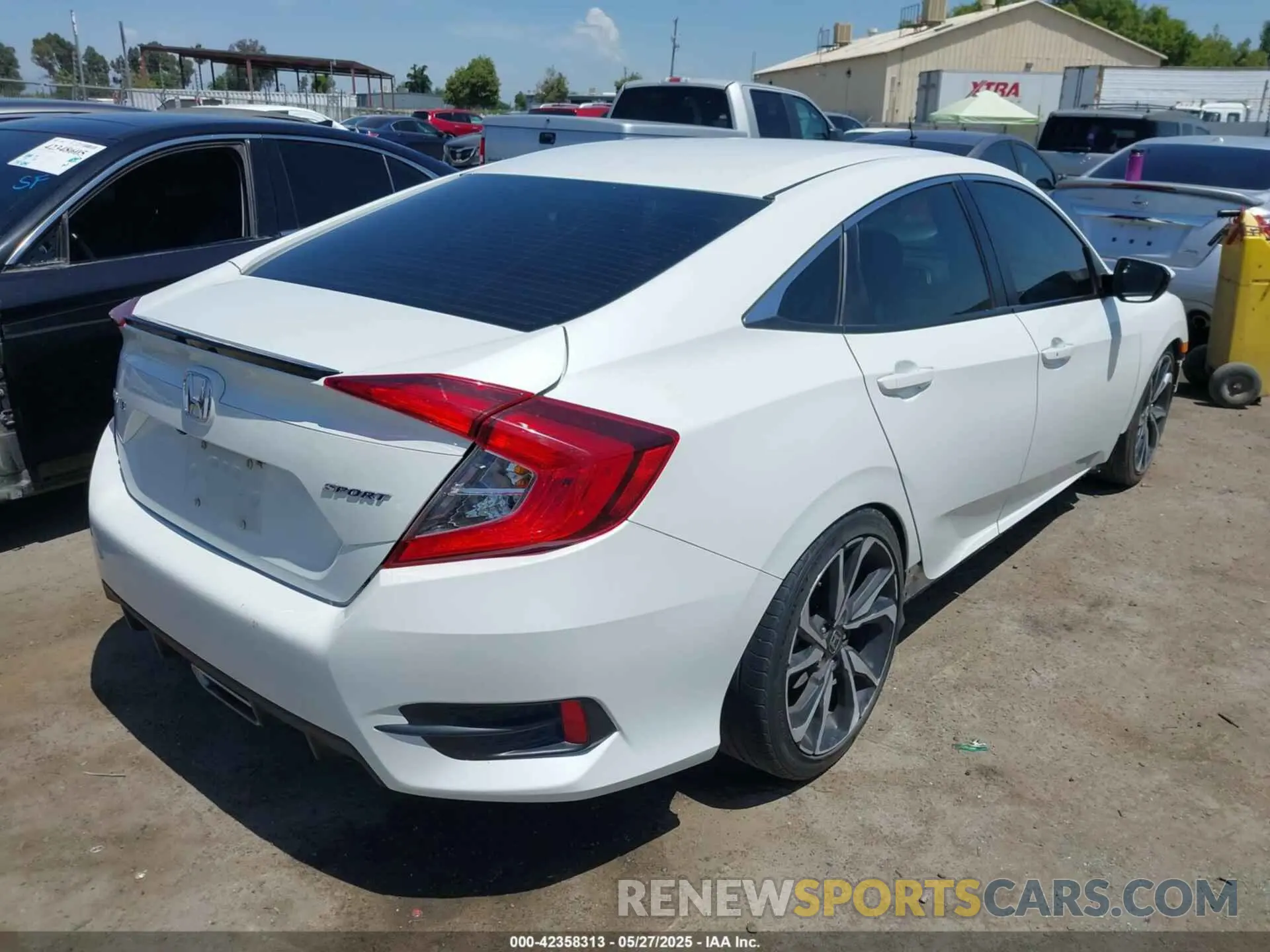 4 Photograph of a damaged car 19XFC2F83LE215720 HONDA CIVIC 2020