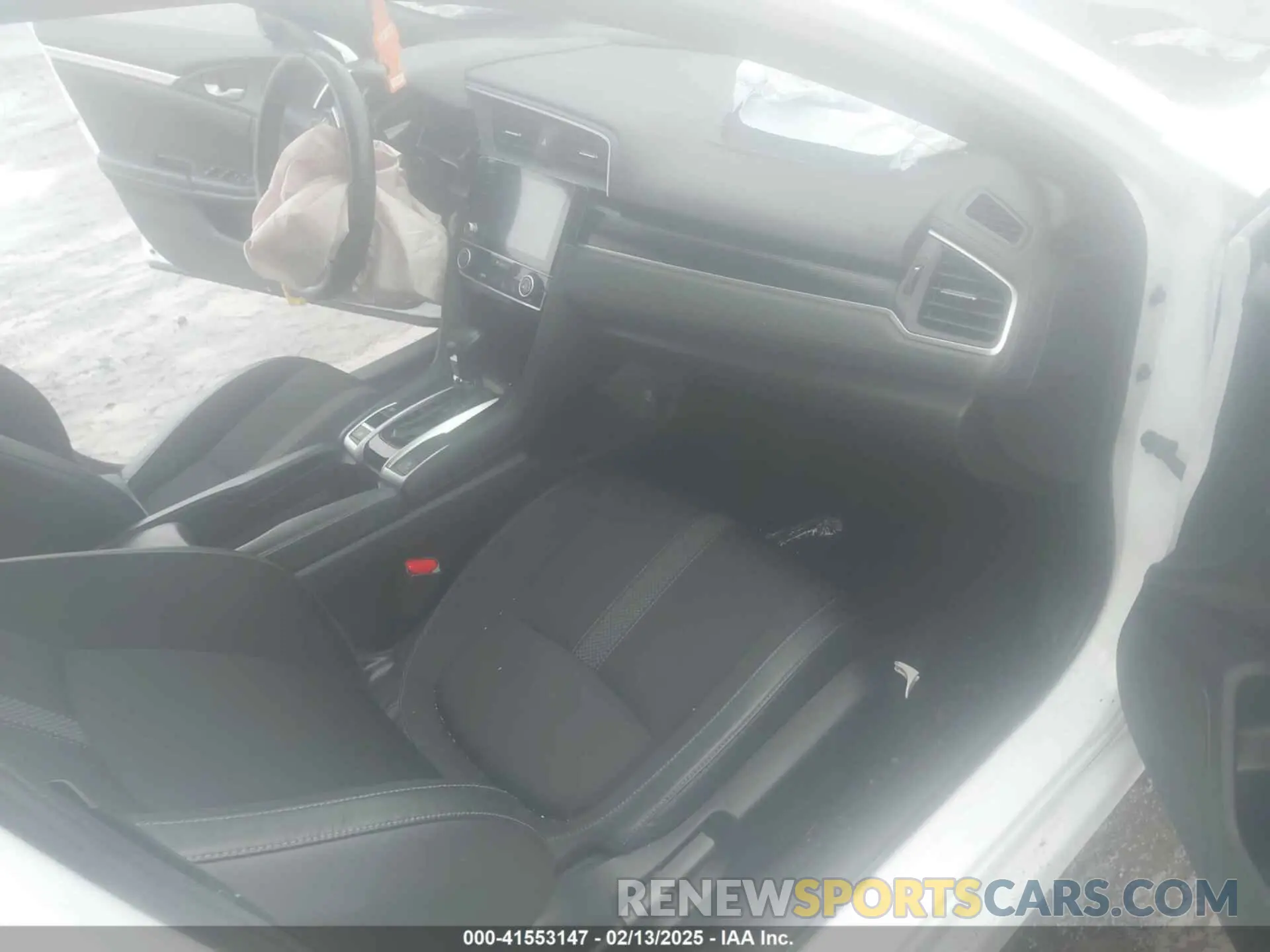 5 Photograph of a damaged car 19XFC2F83LE215734 HONDA CIVIC 2020