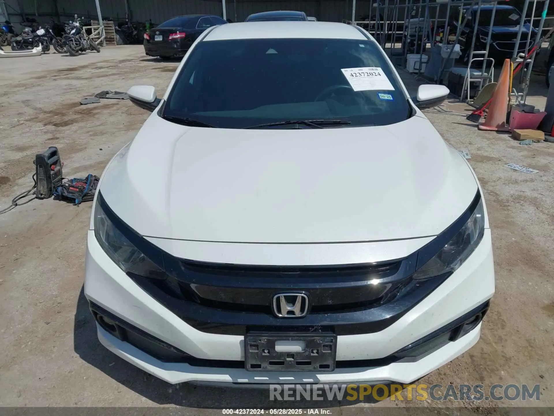 12 Photograph of a damaged car 19XFC2F84LE007443 HONDA CIVIC 2020