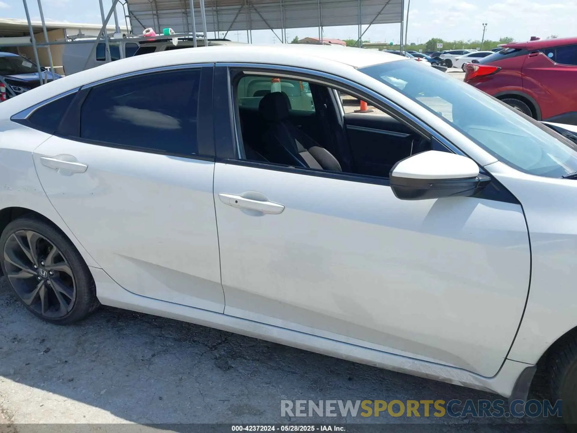 13 Photograph of a damaged car 19XFC2F84LE007443 HONDA CIVIC 2020